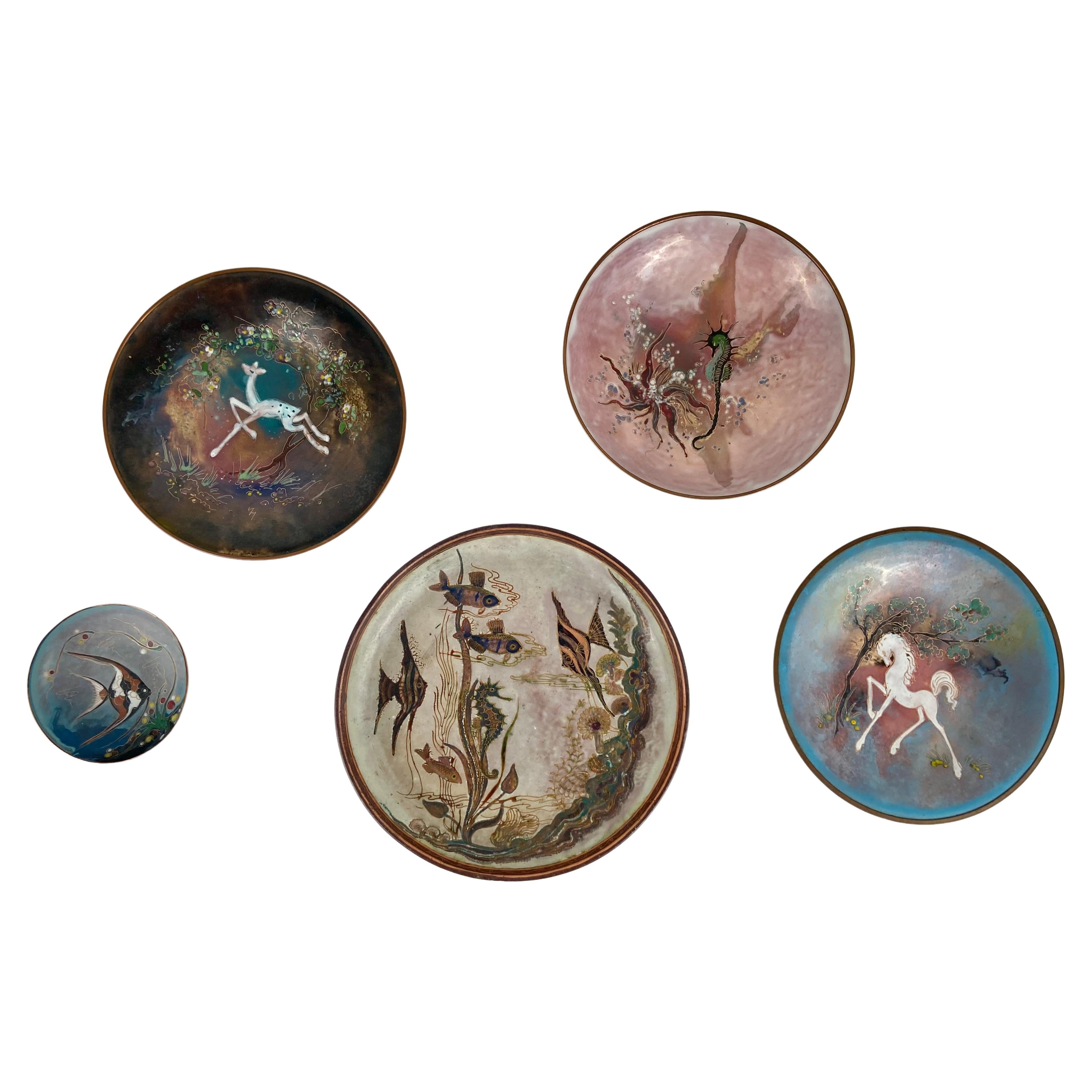 Series of 5 plates in enamel