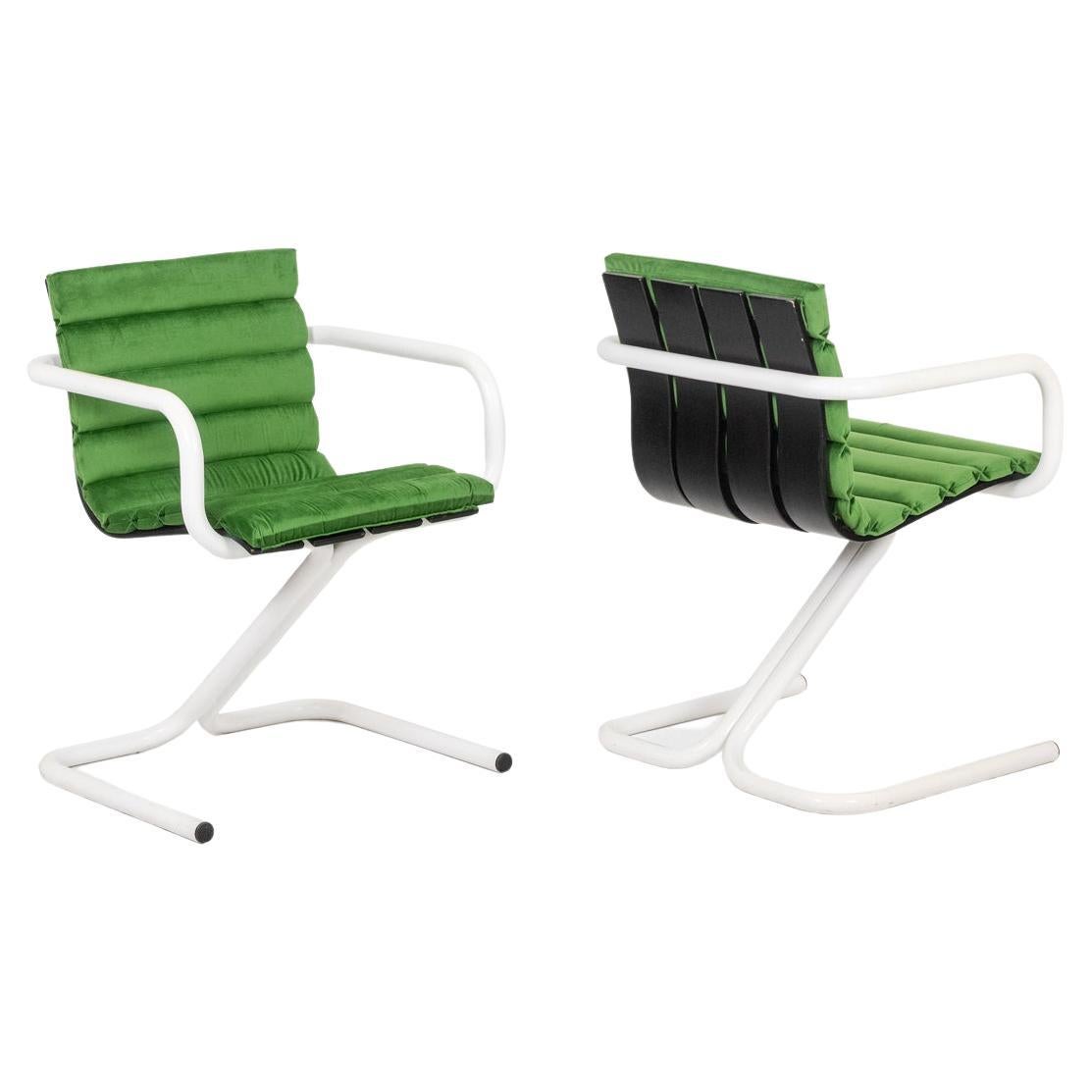 Serie von 6 Sesseln aus weiß lackiertem Metall und Samt. 1970er Jahre.