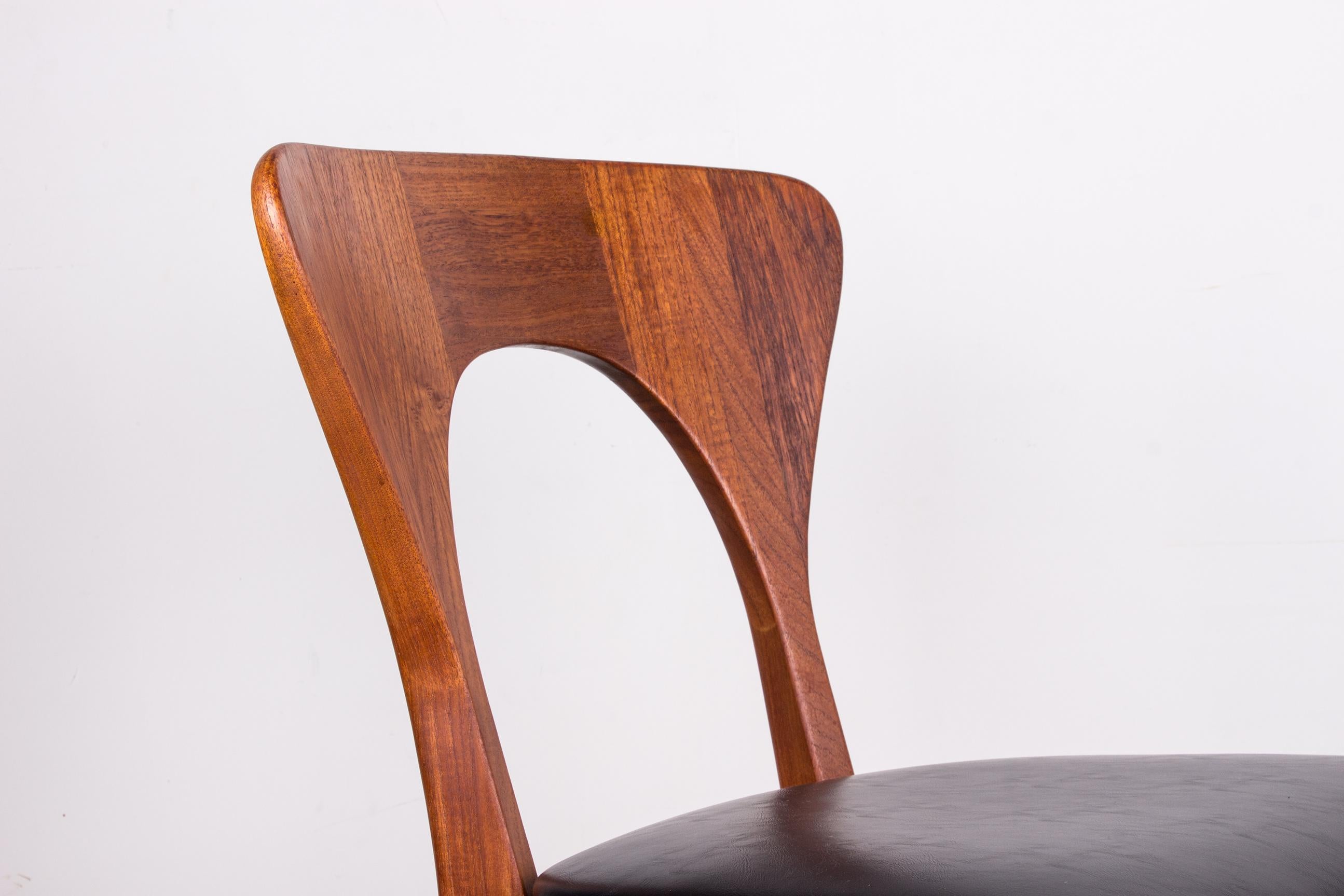 Series of 6 Danish chairs in Teak and skai, Peter model by Niels Koefoed 1960. 2