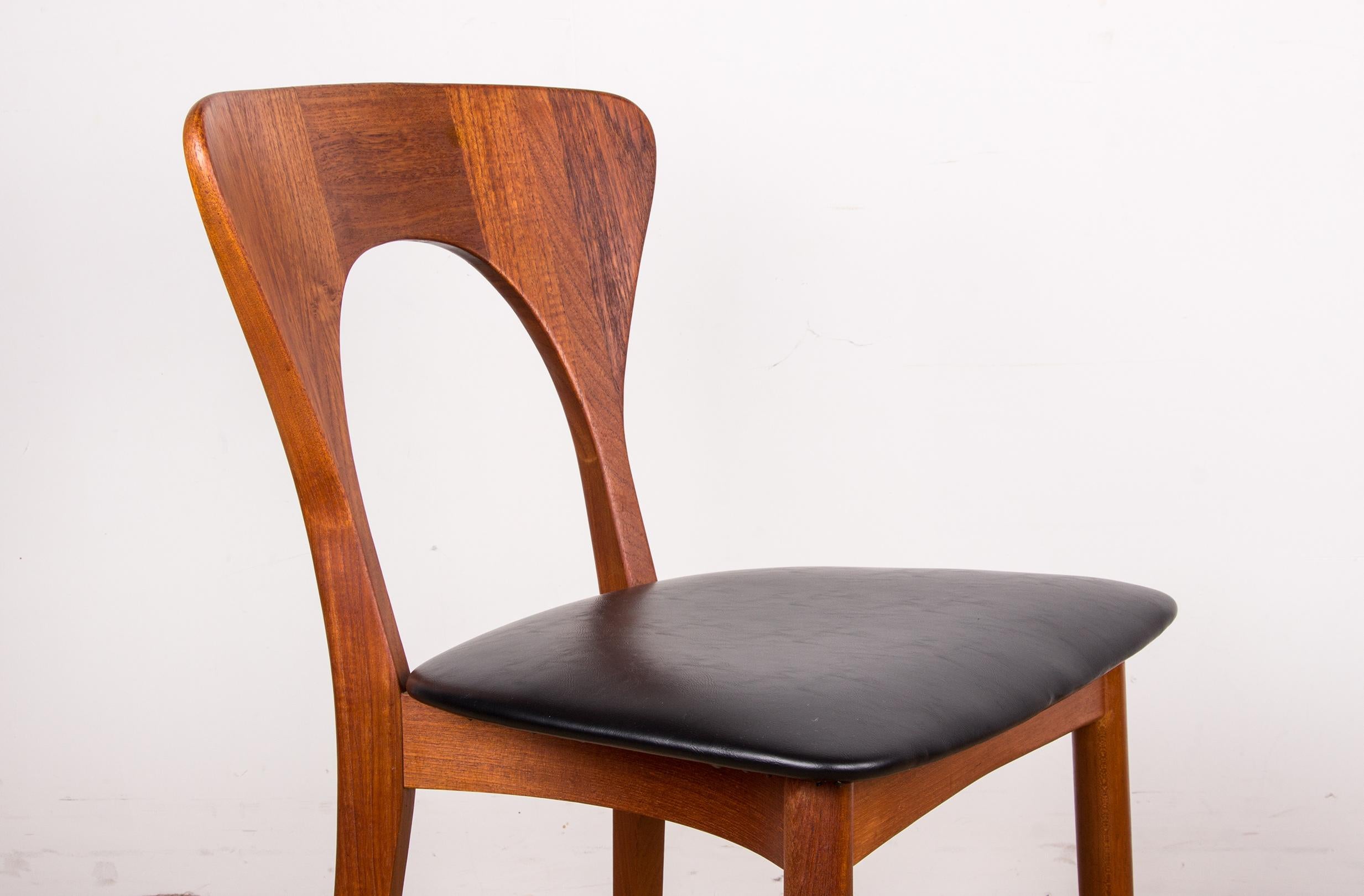 Series of 6 Danish chairs in Teak and skai, Peter model by Niels Koefoed 1960. 3