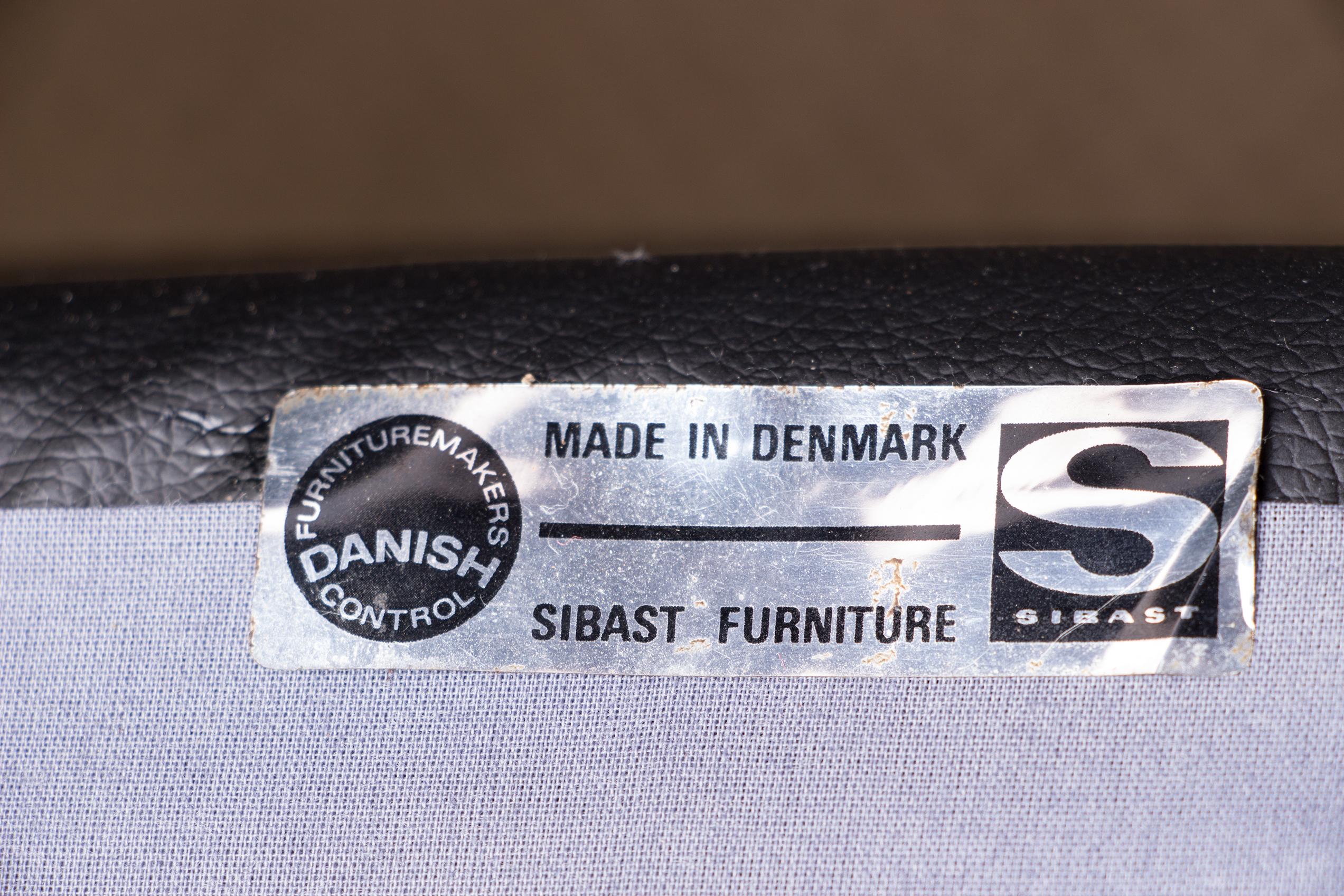 Series of 6 Danish chairs, Teak and Skai new, model 418, Arne Vodder for Sibast. For Sale 7