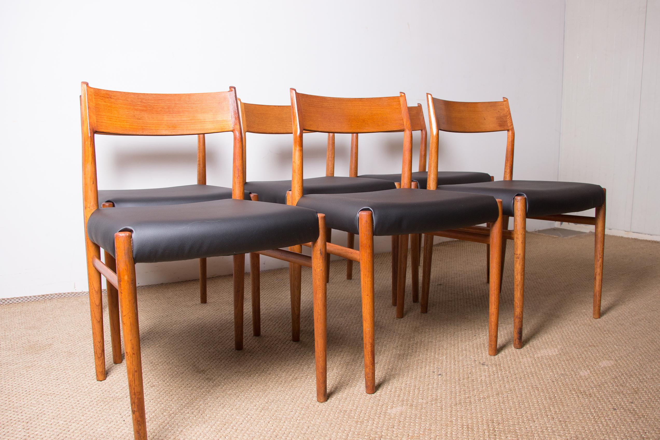 Series of 6 Danish chairs, Teak and Skai new, model 418, Arne Vodder for Sibast. For Sale 8