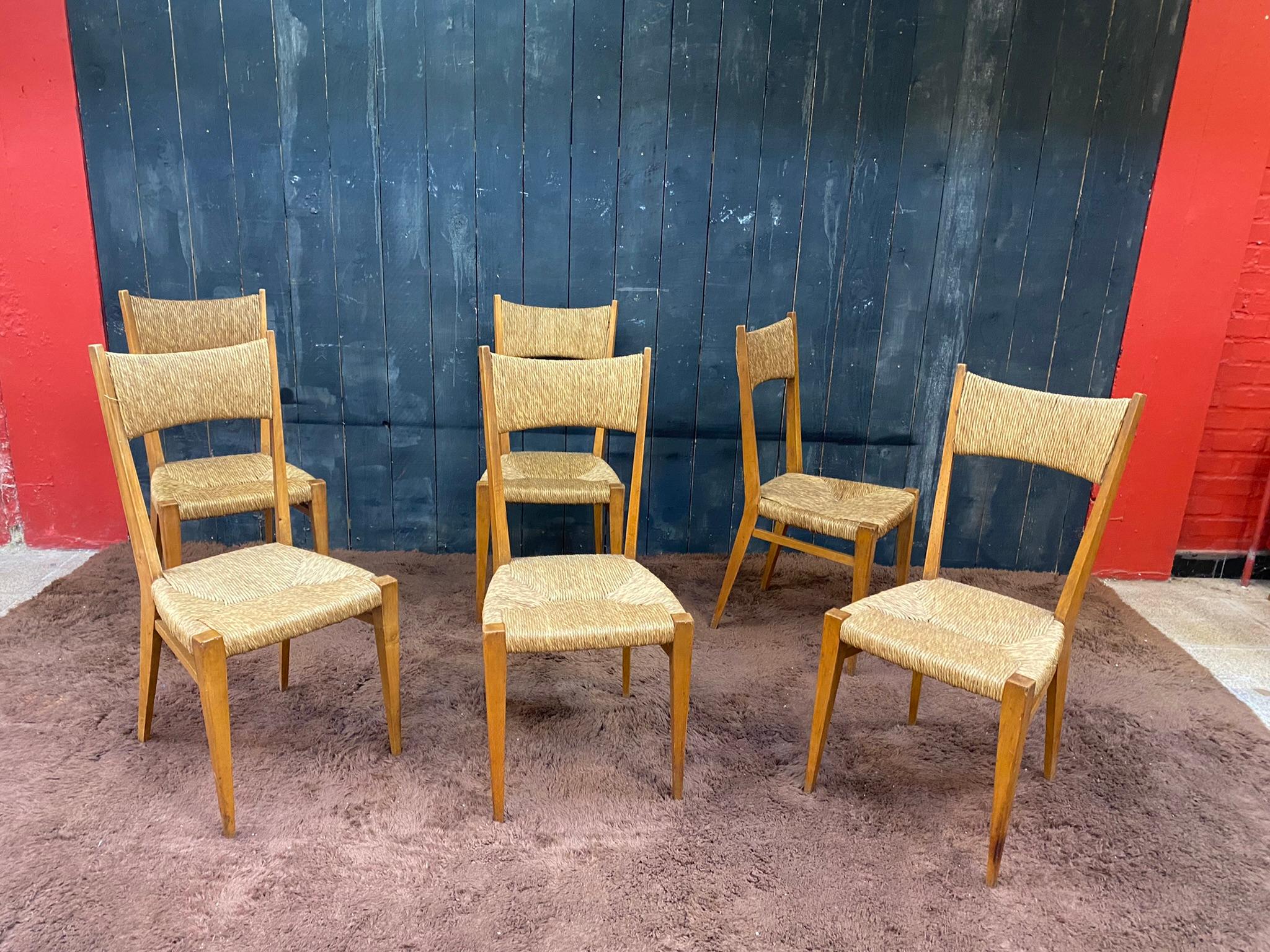 série de 6 élégantes chaises en chêne, période de reconstruction française vers 1950 Bon état - En vente à Saint-Ouen, FR
