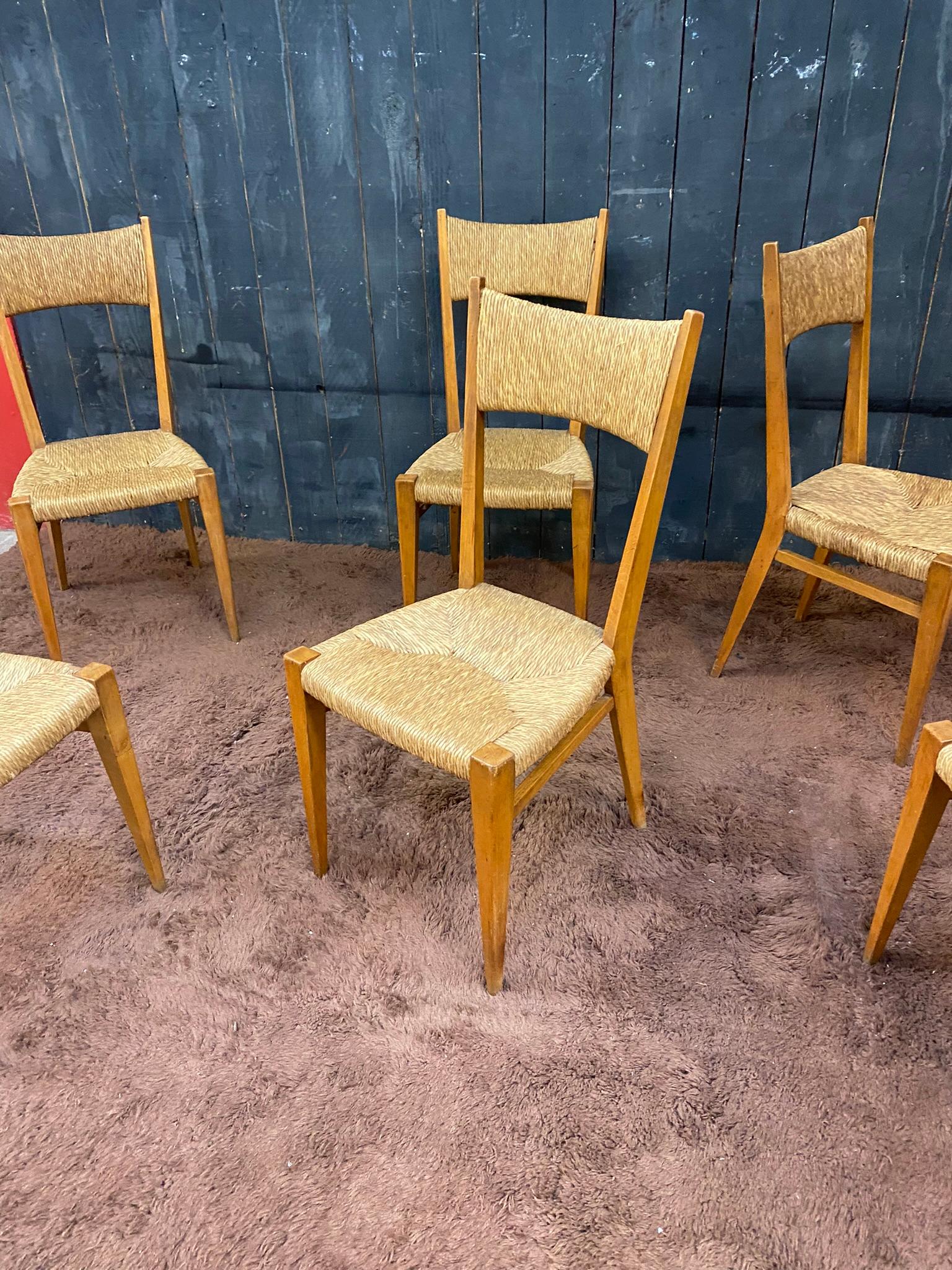 Chêne série de 6 élégantes chaises en chêne, période de reconstruction française vers 1950 en vente