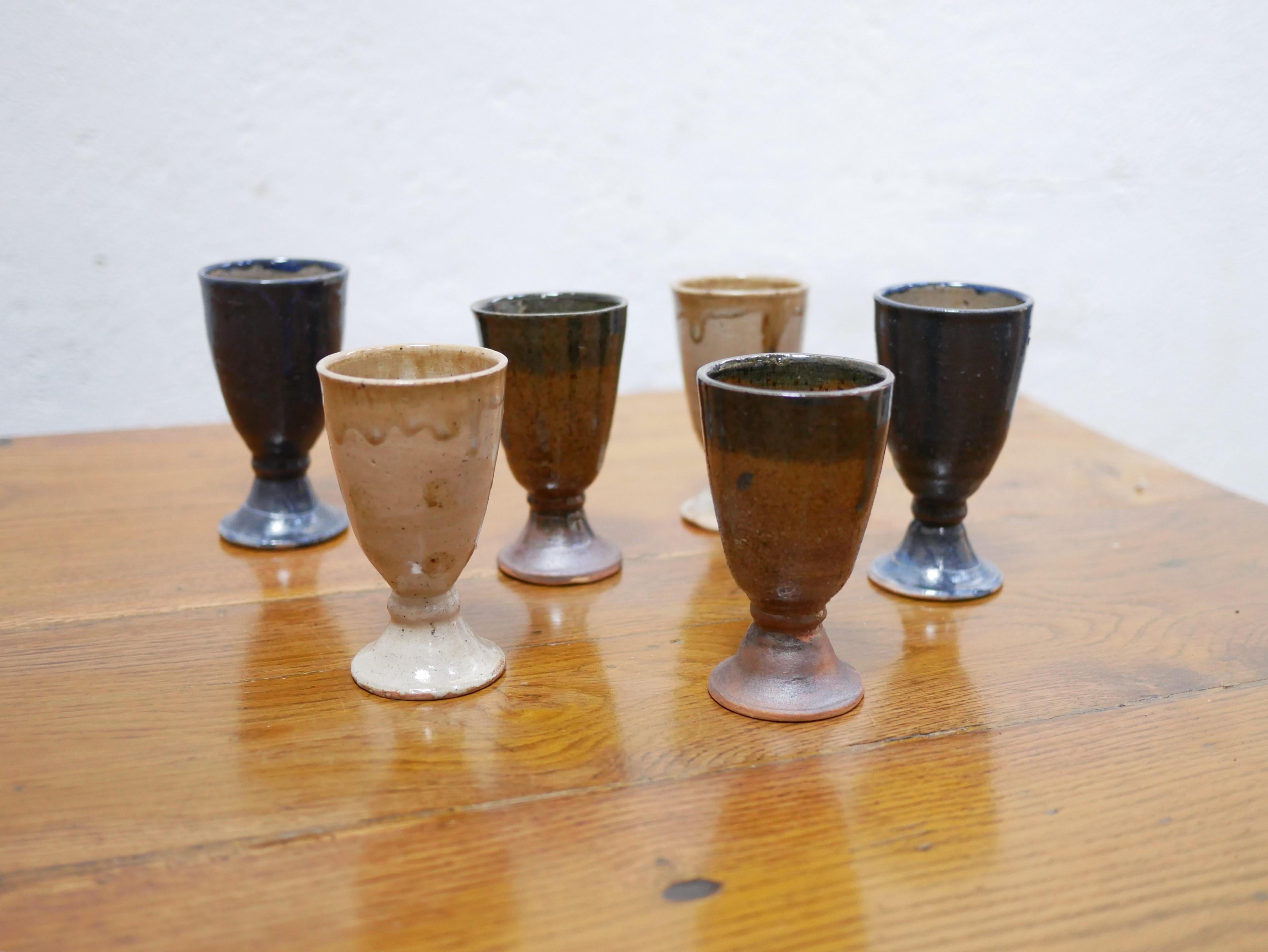 Series of 6 sandstone mazagrans designed by Marius Bernon, La Borne, in the 1930s.

With their modern shape and their pretty color, these ceramics will be perfect in a natural, refined and delicate decoration.

Very good