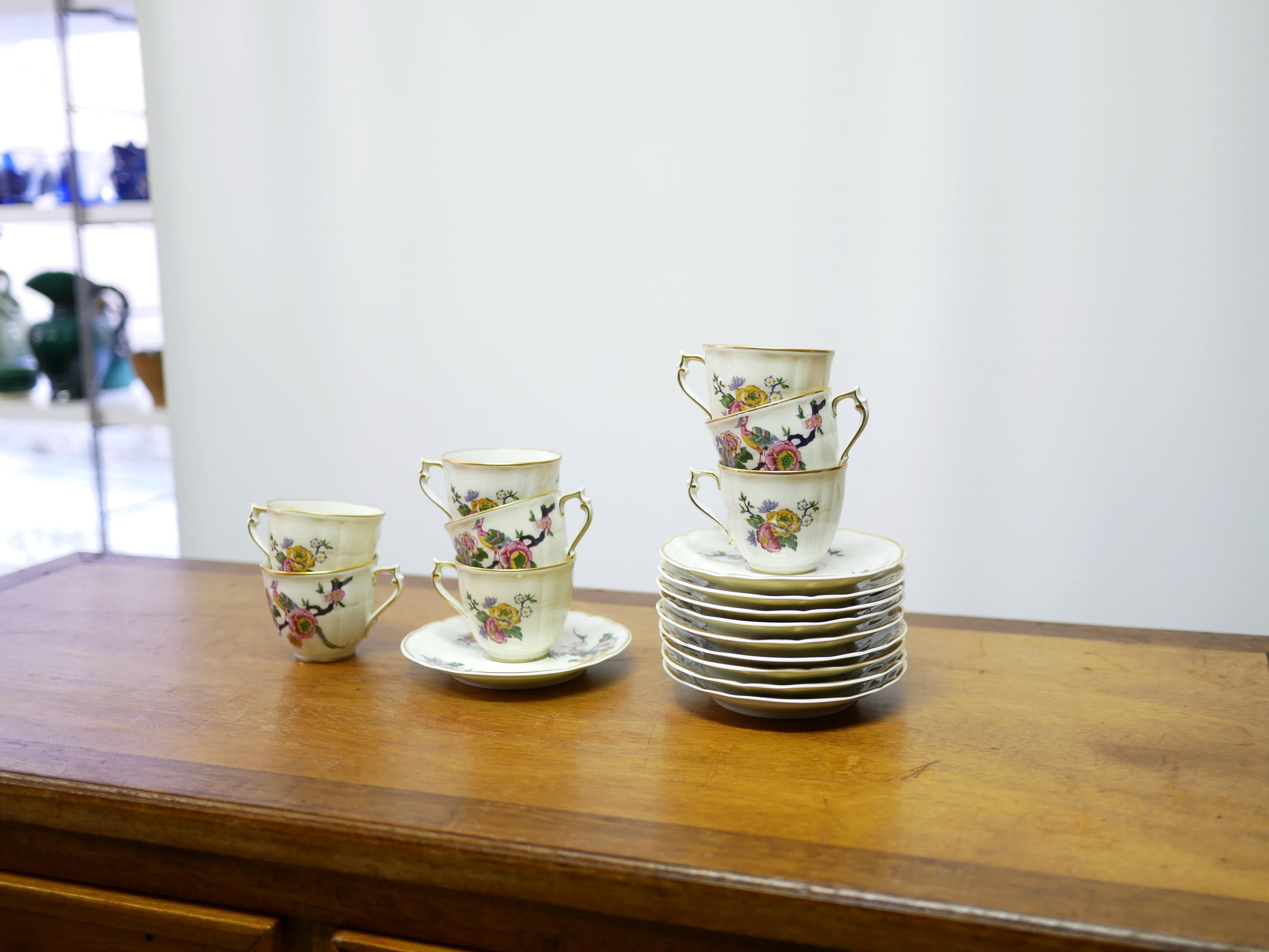 Series of 8 coffee cups and under cup in Limoges porcelain, Bernardaud France For Sale 1