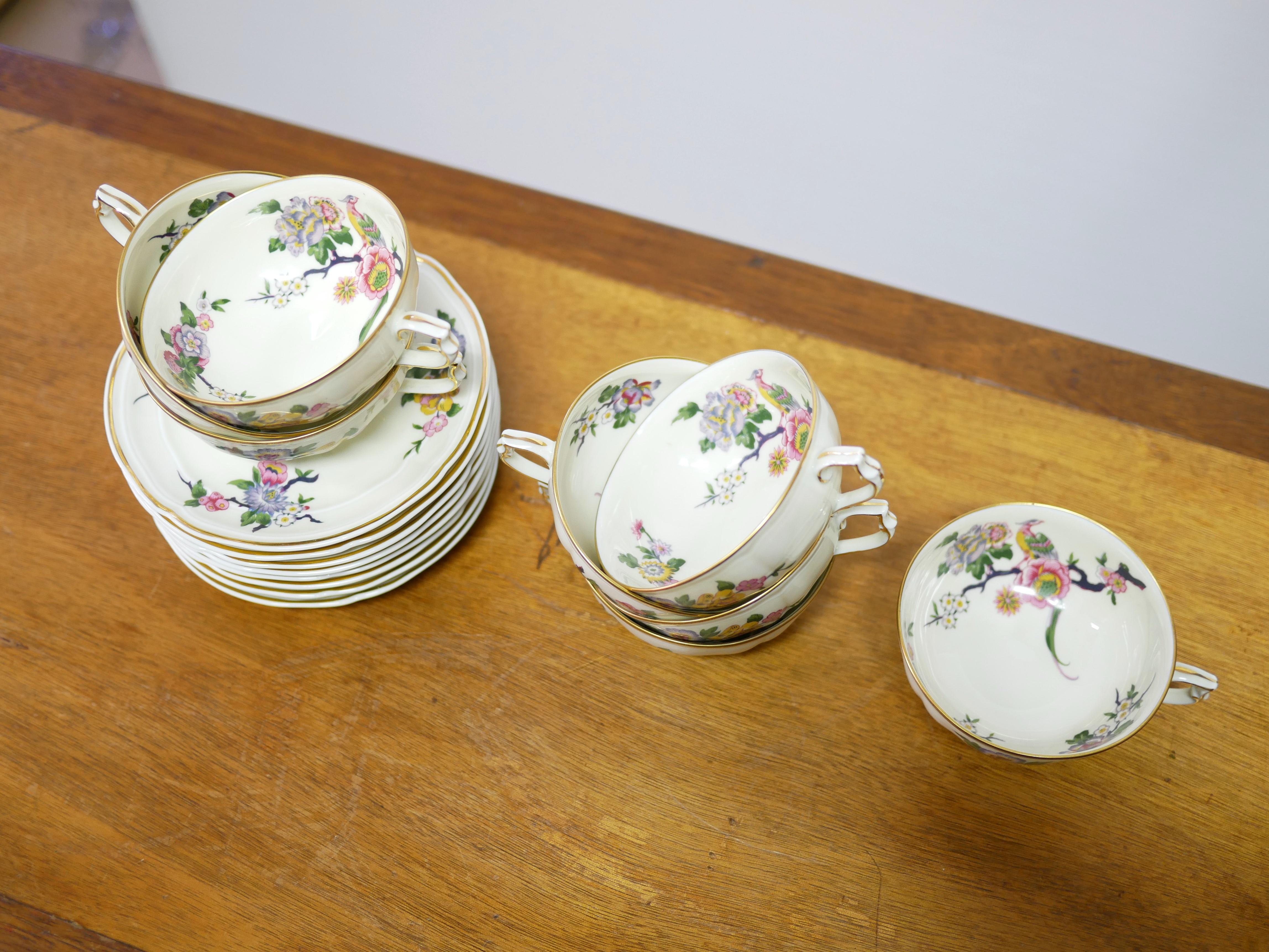 Serie de 8 tazas de té y bajo tazas en porcelana de Limoges de Bernardaud Cerámico en venta