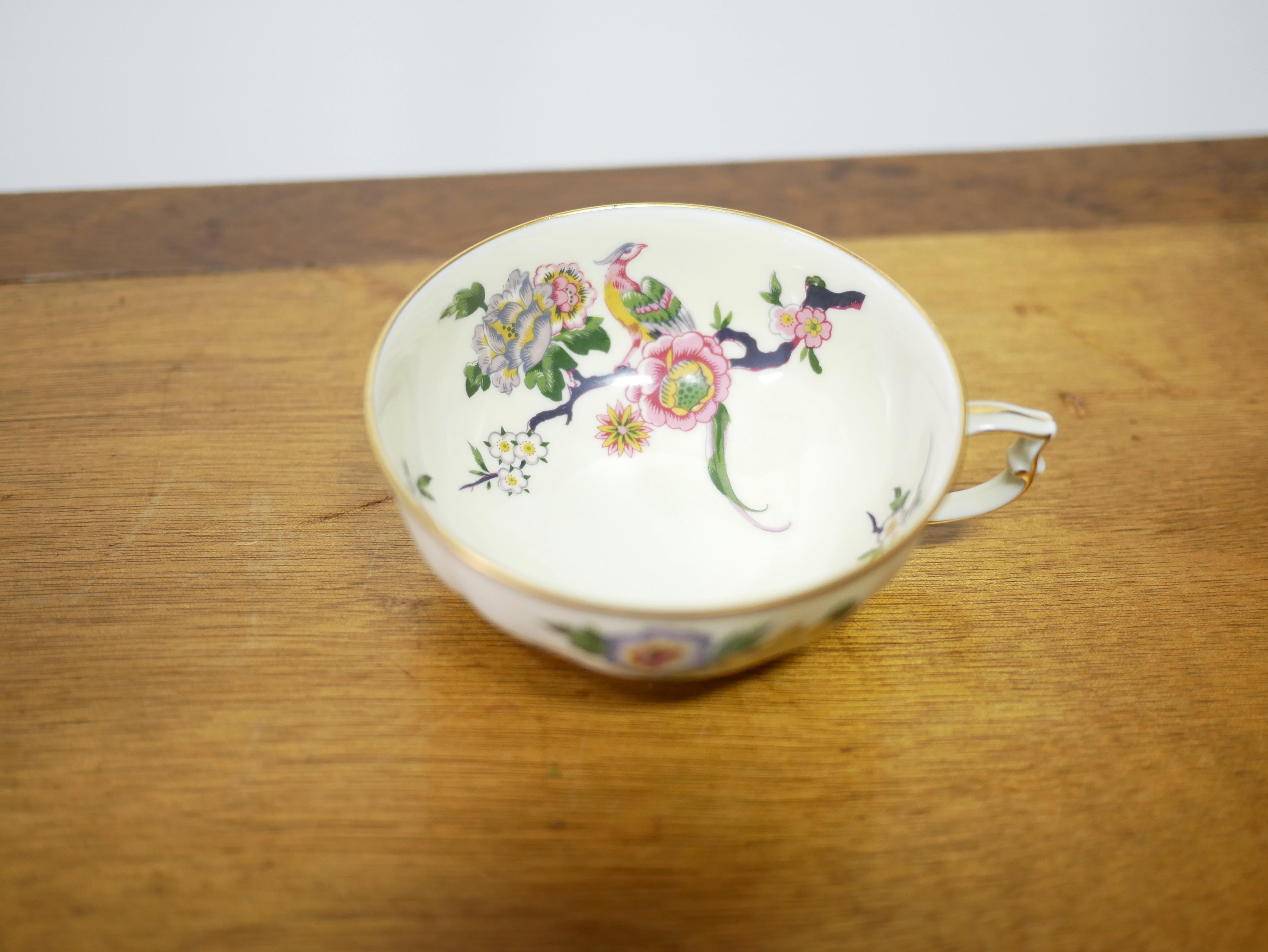Serie de 8 tazas de té y bajo tazas en porcelana de Limoges de Bernardaud en venta 1