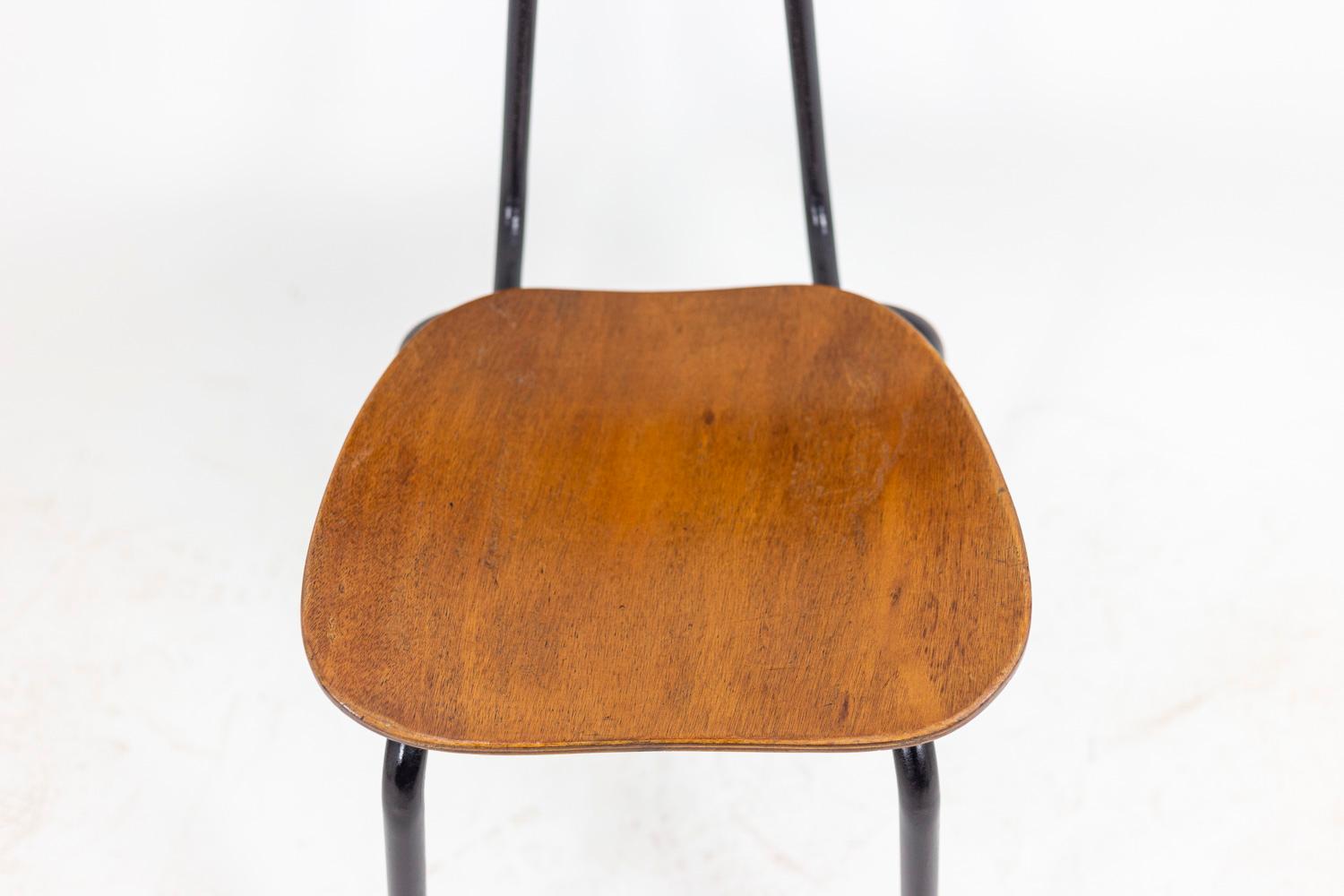 Série de quatre chaises en bois et en métal, années 1950 en vente 5