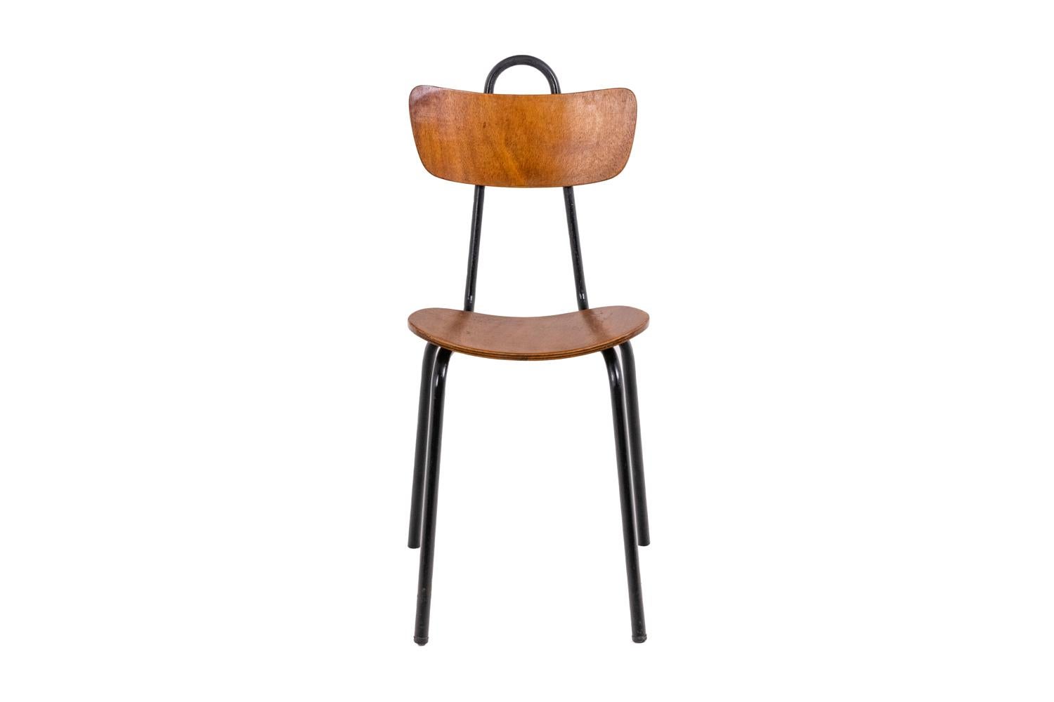 Série de quatre chaises en bois et en métal, années 1950 Bon état - En vente à Saint-Ouen, FR