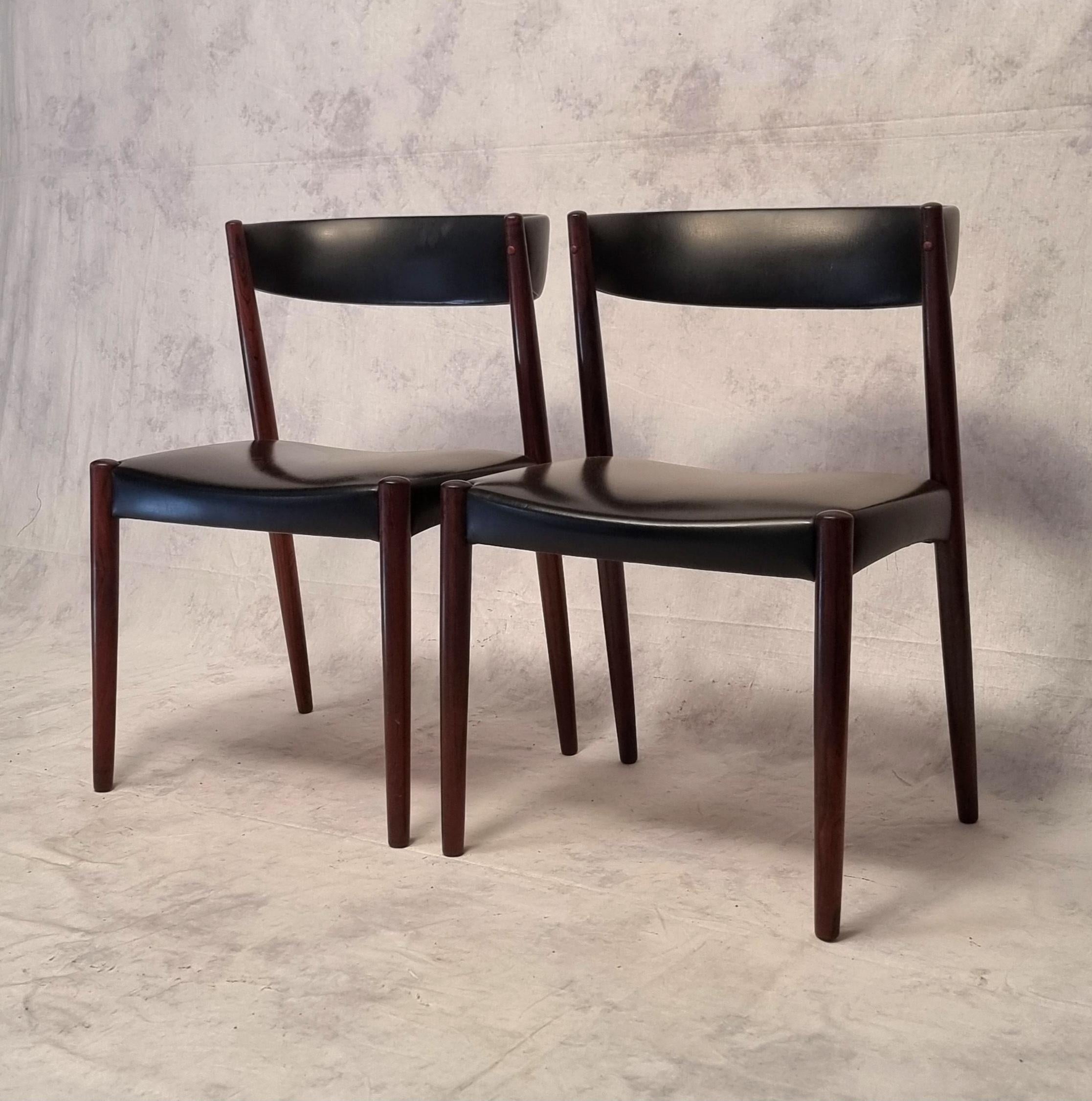 Series Of Four Scandinavian Chairs - Vejle Mobelfabrik - Rosewood - Ca 1960 In Good Condition For Sale In SAINT-OUEN-SUR-SEINE, FR