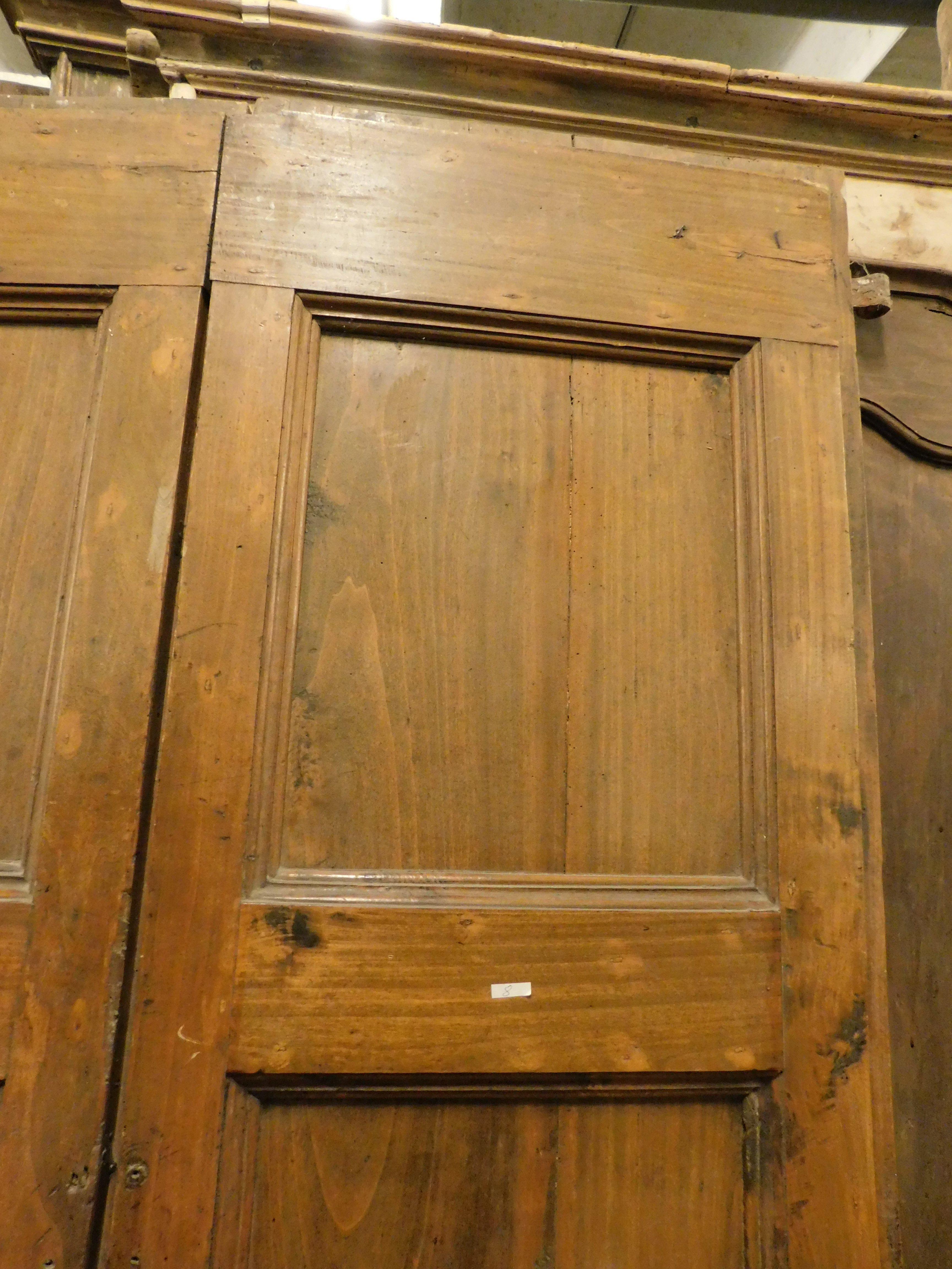 Series of n.7 double convent doors in poplar, Italy In Good Condition For Sale In Cuneo, Italy (CN)