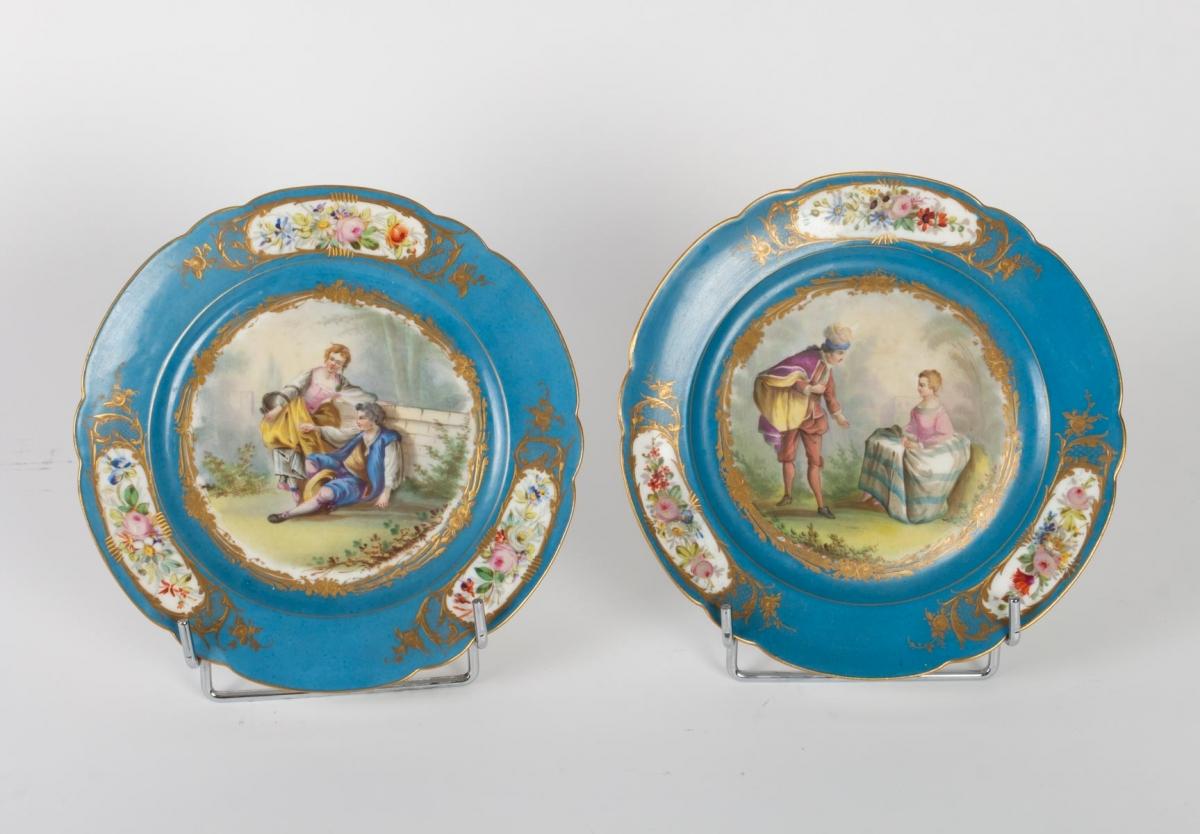 Series of 6 plates in Sèvres Porcelain with cartouches of floral painting and romantic scenes on a gilded decoration. Signed Sèvres on the bottom of the plates.
Measures: Diameter of the plates 23 cm.