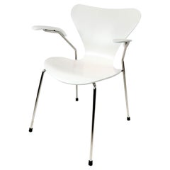 Series Seven Chair Model 3207 With Armrests By Arne Jacobsen For Fritz Hansen