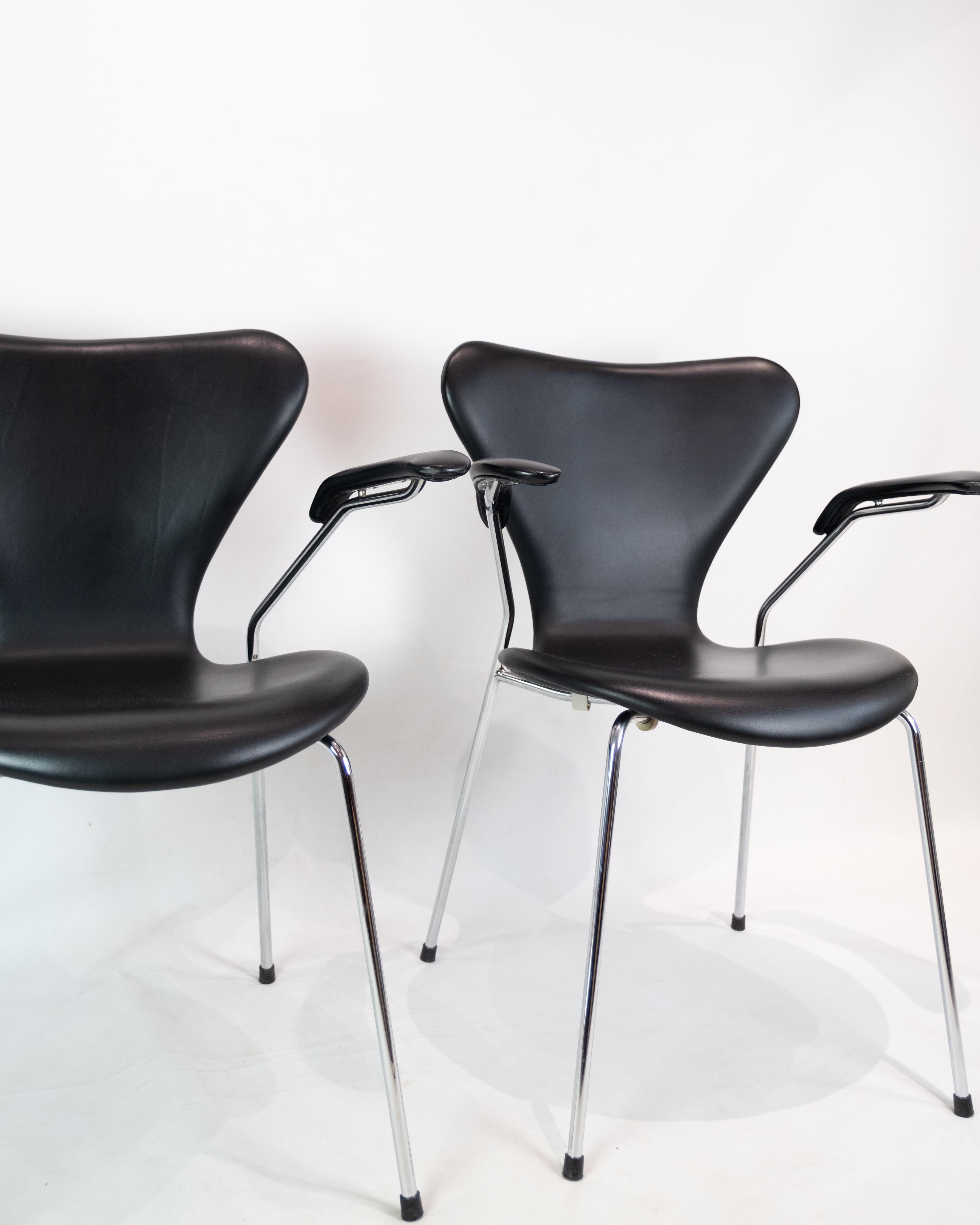 Danish Series Seven Chair Model 3207 With Black Leather By Arne Jacobsen  For Sale