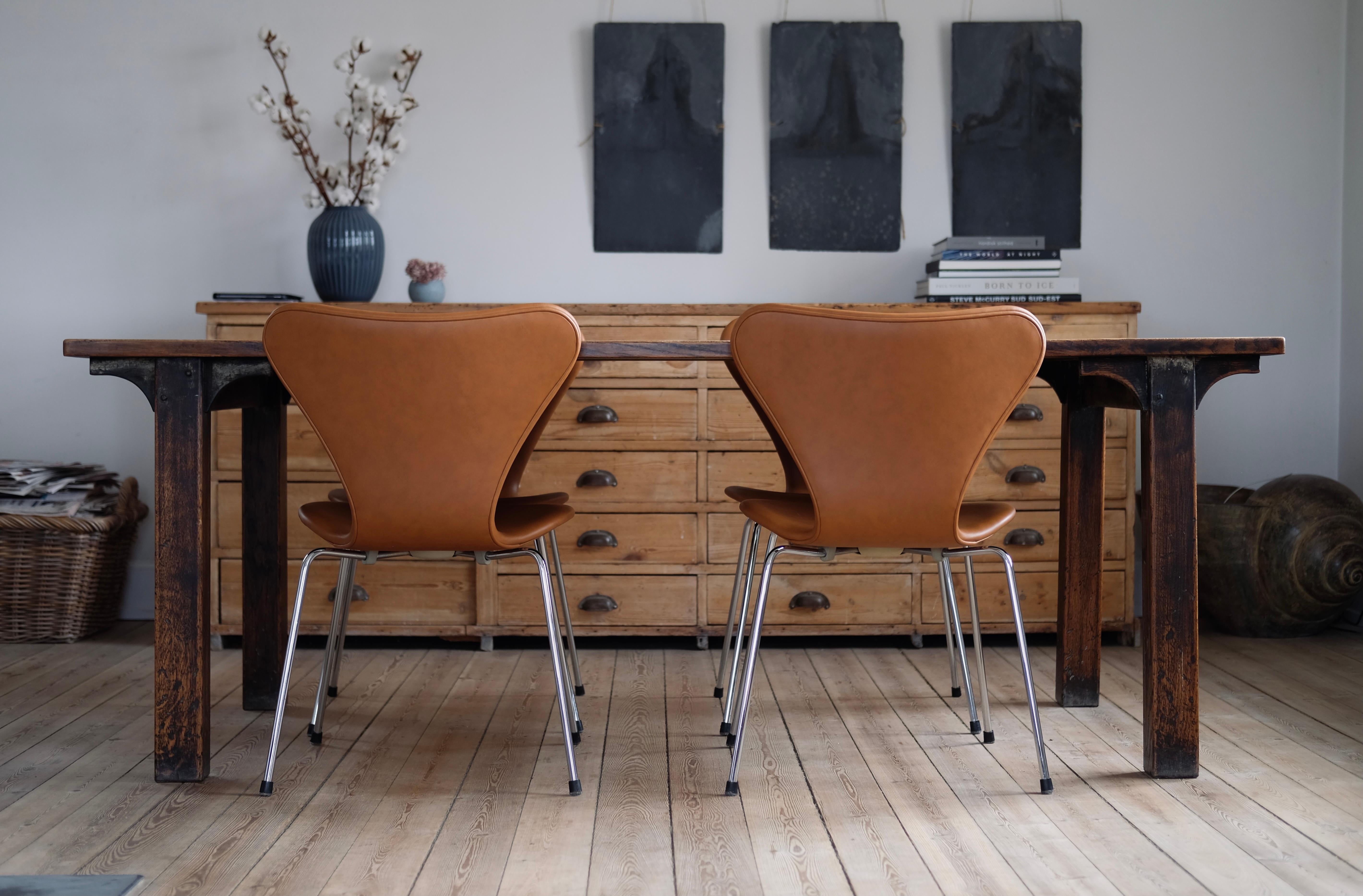 20th Century Series Seven Chairs, Model 3107, Calvados cognac leather, Arne Jacobsen For Sale