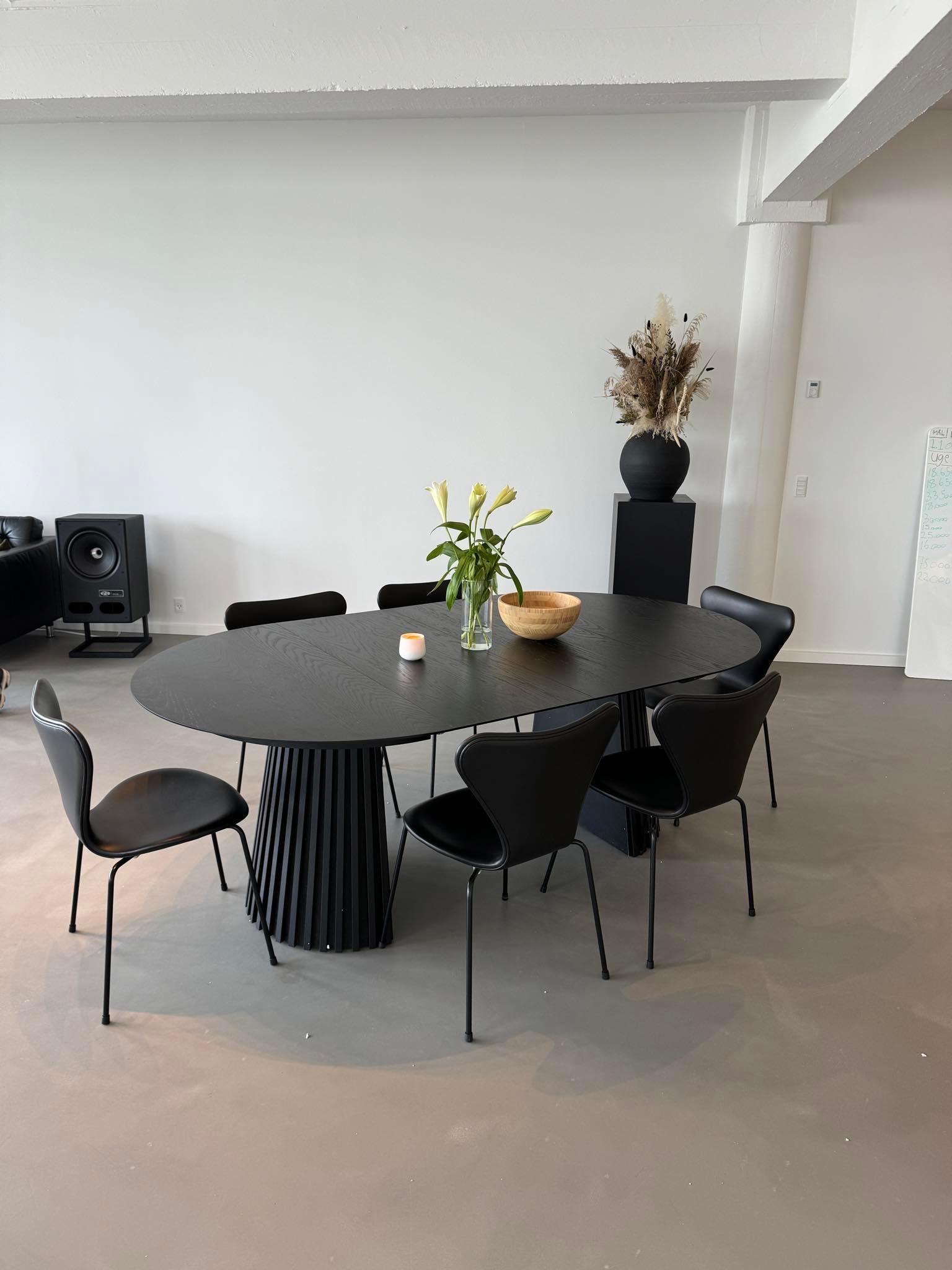 Mid-Century moderno Sedie Serie Sette, Modello 3107, Pelle morbida, Nero, Arne Jacobsen in vendita