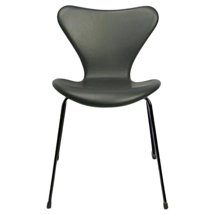 Series Seven Chairs, Model 3107, Soft leather, Black, Arne Jacobsen