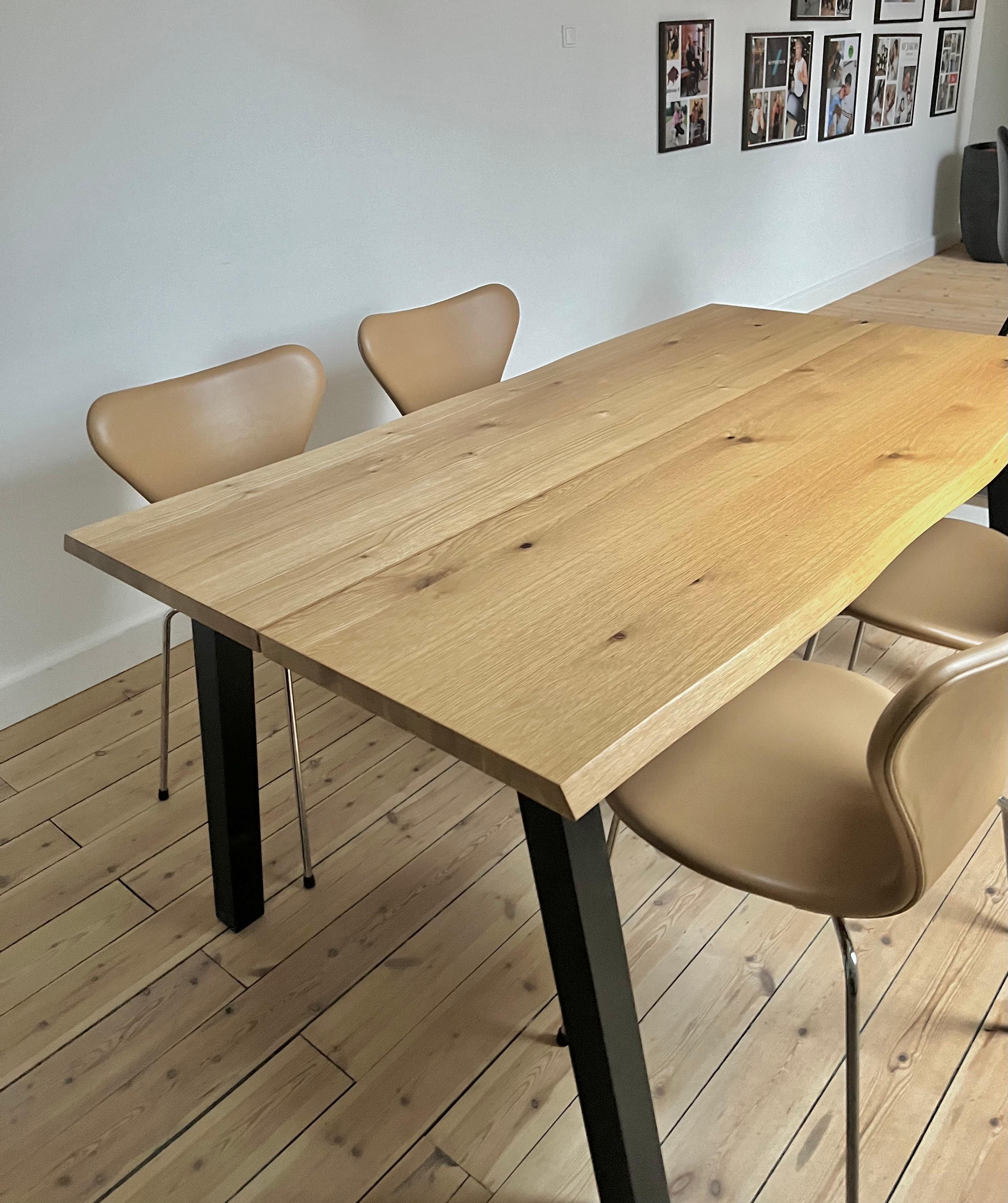 Serie Sieben Stühle, Modell 3107, weiches Leder, Sand, Arne Jacobsen (Dänisch) im Angebot