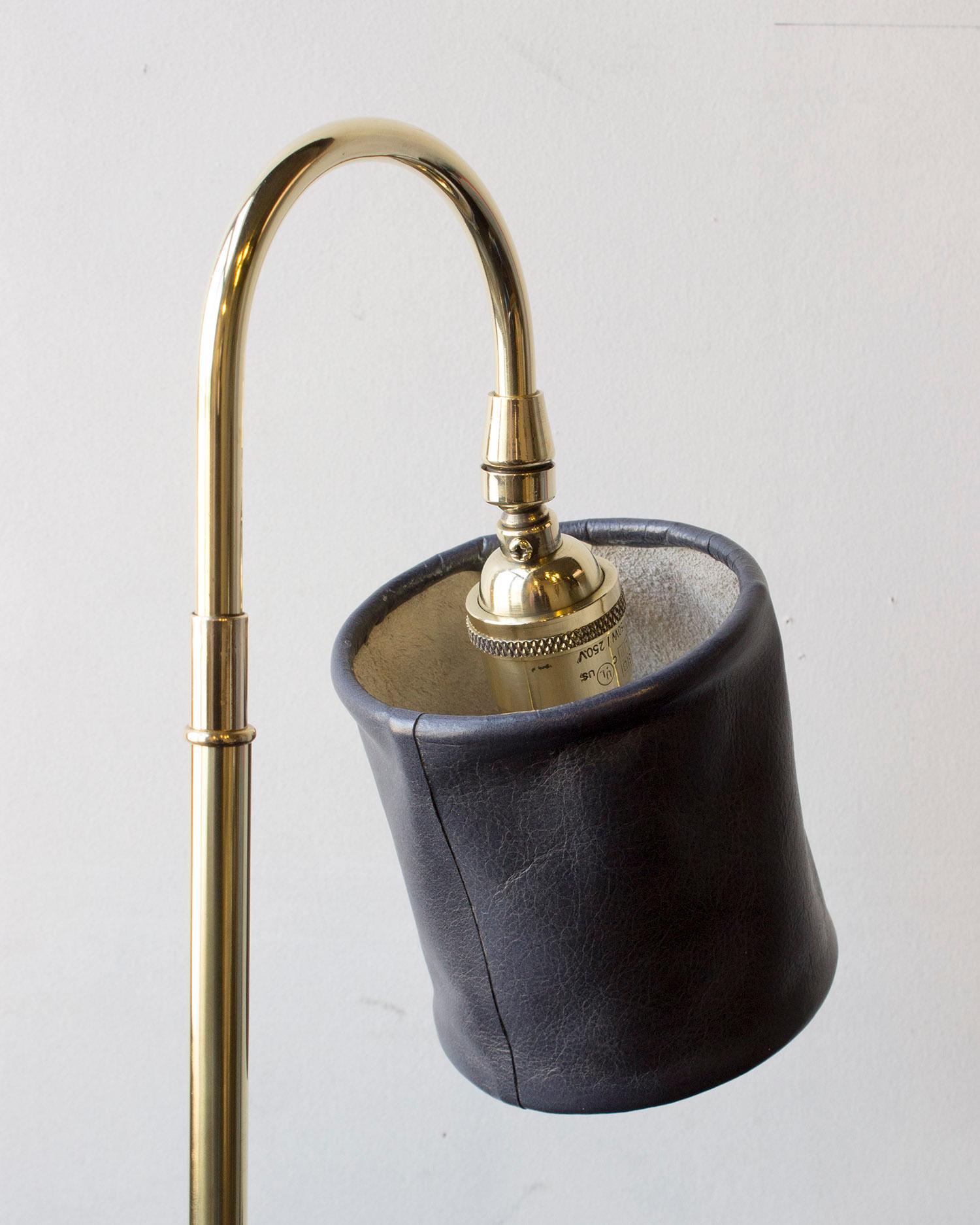 American Series01 Desk Lamp, Hand-Dyed Charcoal Navy Leather, Polished Unlacquered Brass For Sale