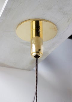 Serie01 Upward Electrolier Ottone non laccato lucido, paralumi in pelle grigio cenere