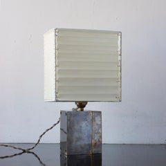 Lampada da tavolo Serie 03, ottone patinato "Smoke", paralume in pergamena di capra cucita