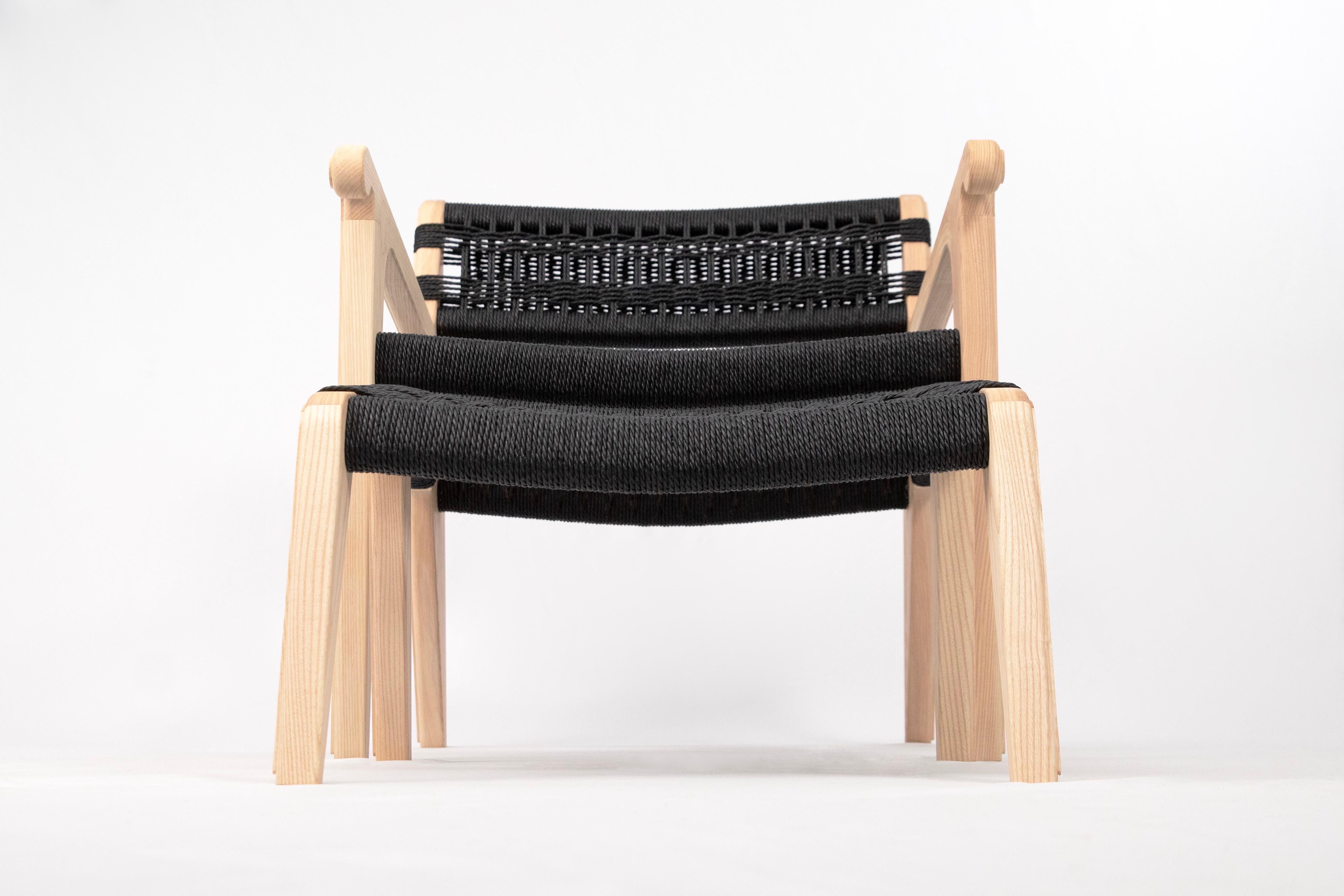 Silla y otomana Serif de Travis Hyatt Cable en venta