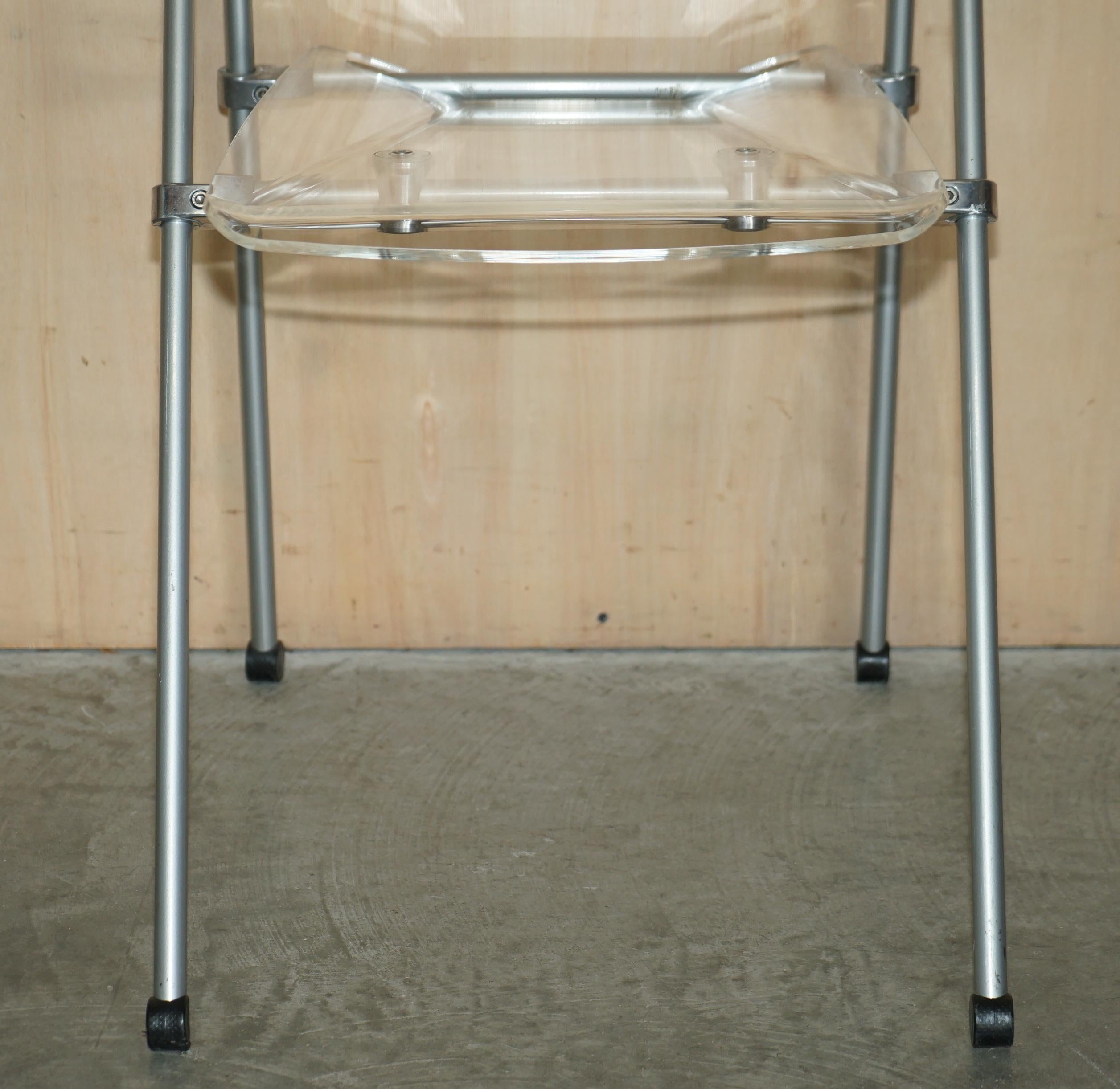 Seriously Cool over Engineered Metal & Lucite Klappbarer Bürostuhl mit Swing-Rücken (Englisch) im Angebot