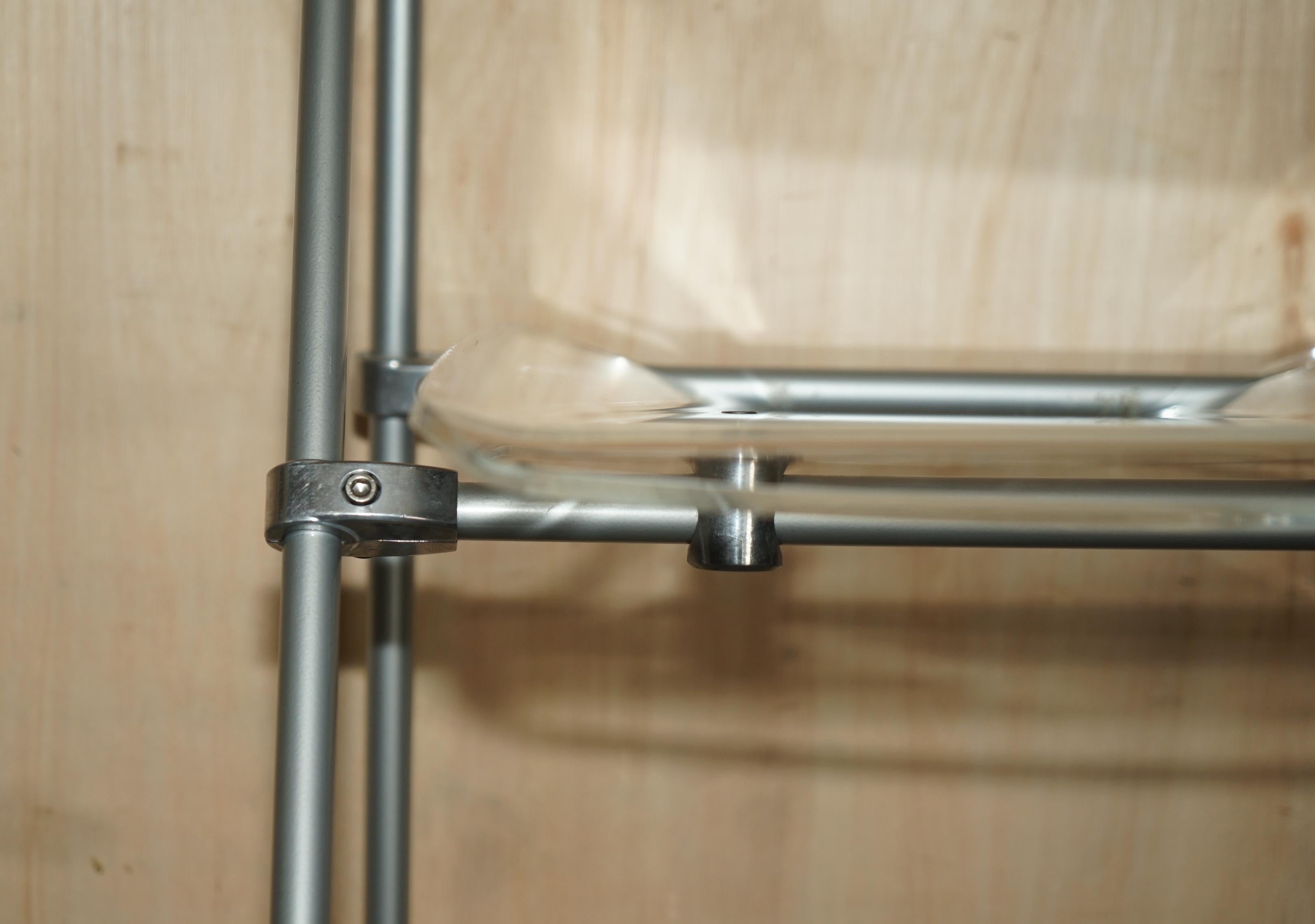 Seriously Cool over Engineered Metal & Lucite Klappbarer Bürostuhl mit Swing-Rücken (Metall) im Angebot