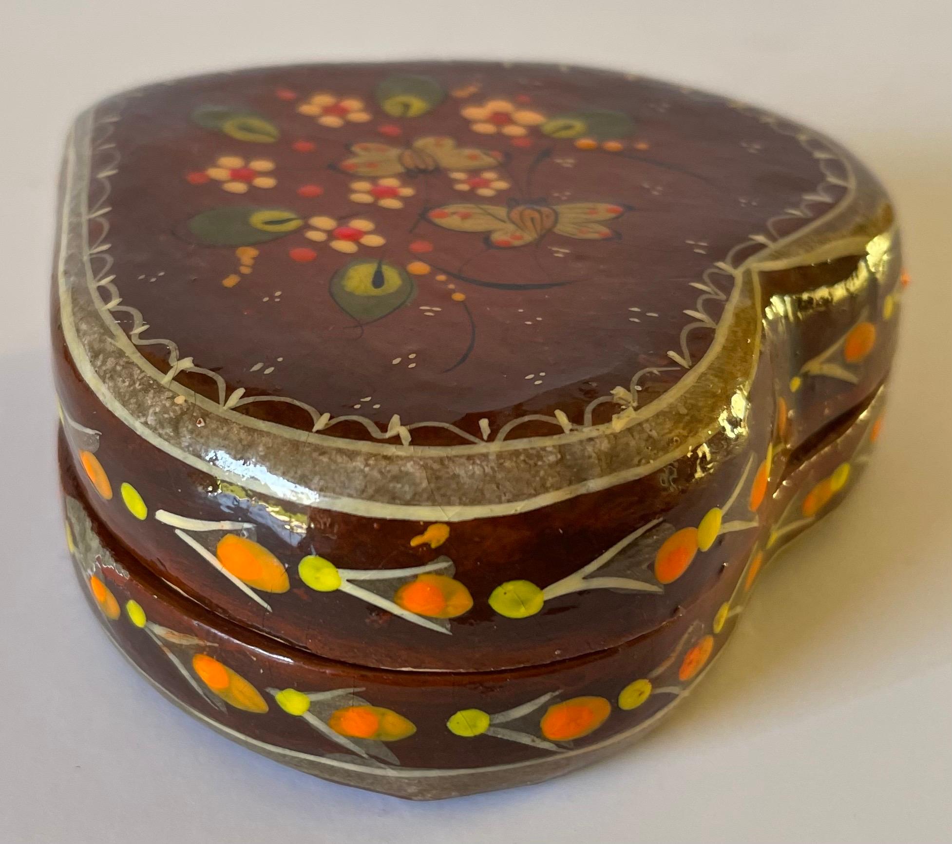 Paper Sermel Mexico Hand-painted Heart Shaped Box For Sale