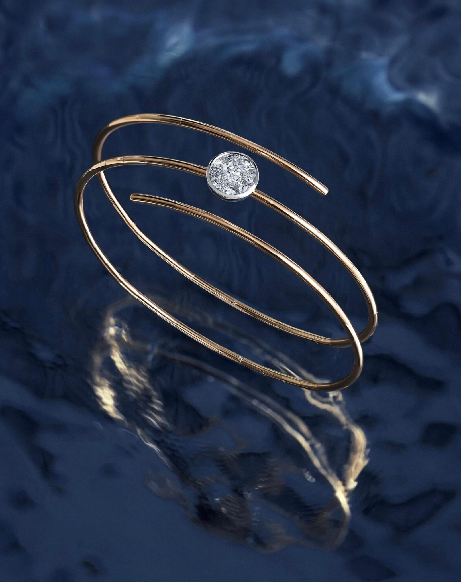Serpend Bracciale con diamanti a forma rotonda in oro bianco 14K per lei in vendita 2