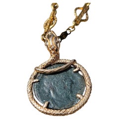 Ciondolo in oro 14 carati con moneta di Costanzo II, antico romano del IV secolo d.C.