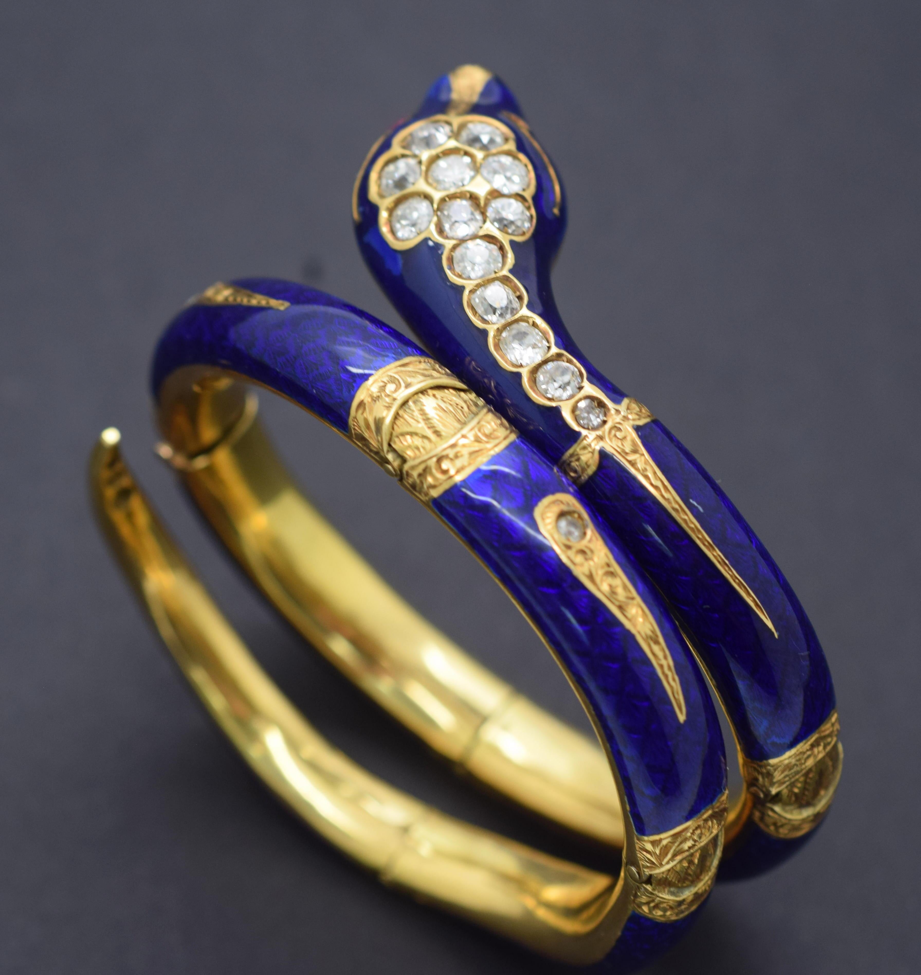 Serpent Arm Cuff Bracelet Diamond Blue Enamel 18 Karat In Good Condition In MIAMI, FL