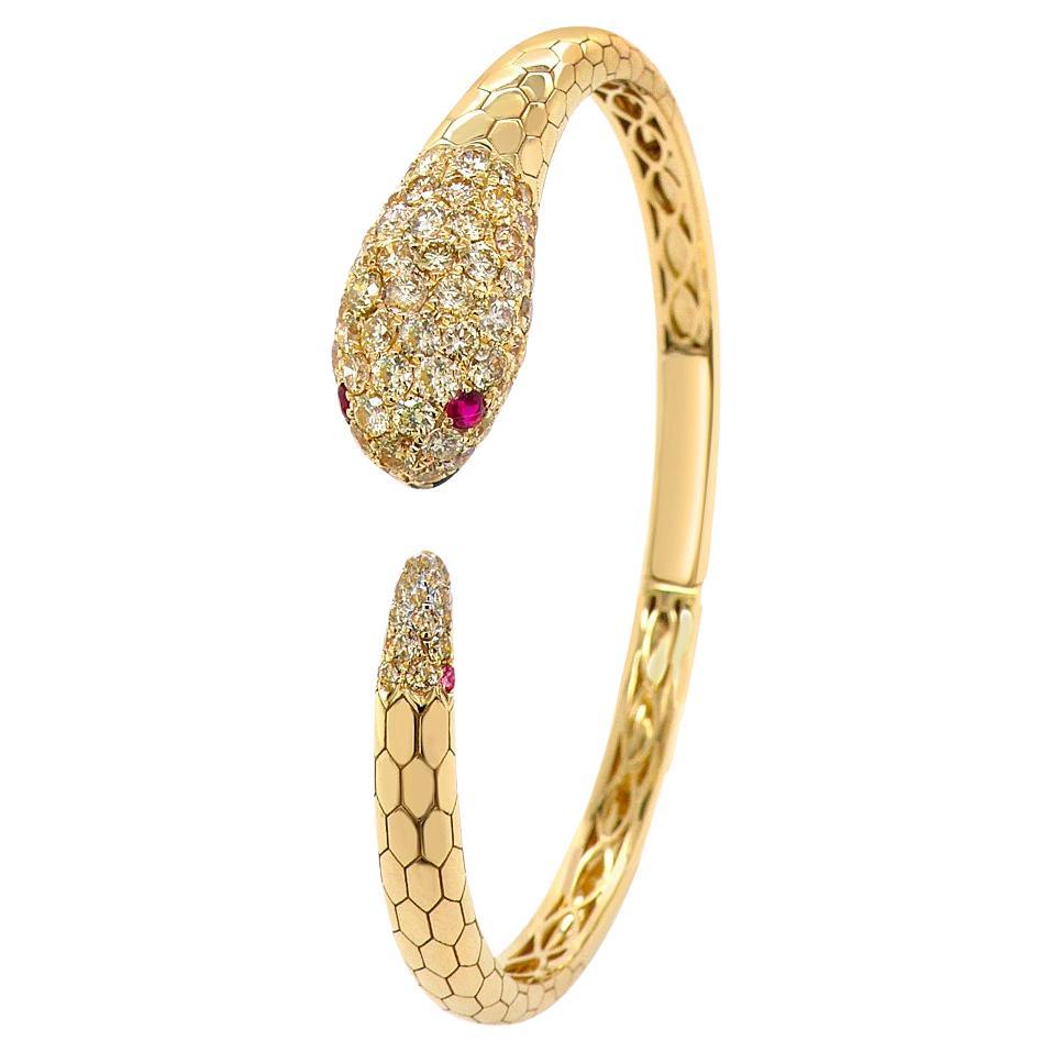 Bracelet serpent en or jaune 18K avec rubis et diamants blancs en vente