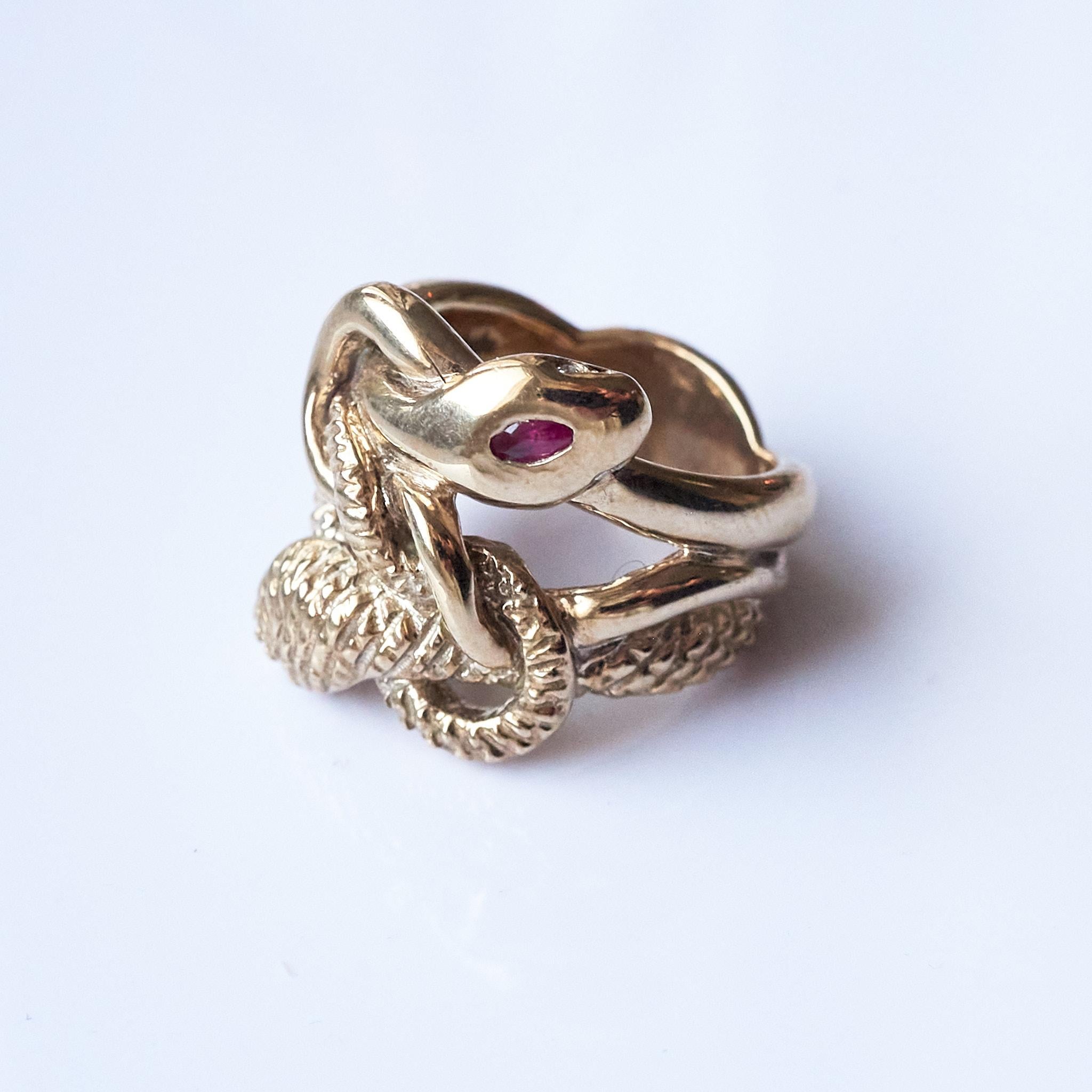 Ruby White Diamond Emerald Snake Ring 14k Gold In New Condition For Sale In Los Angeles, CA