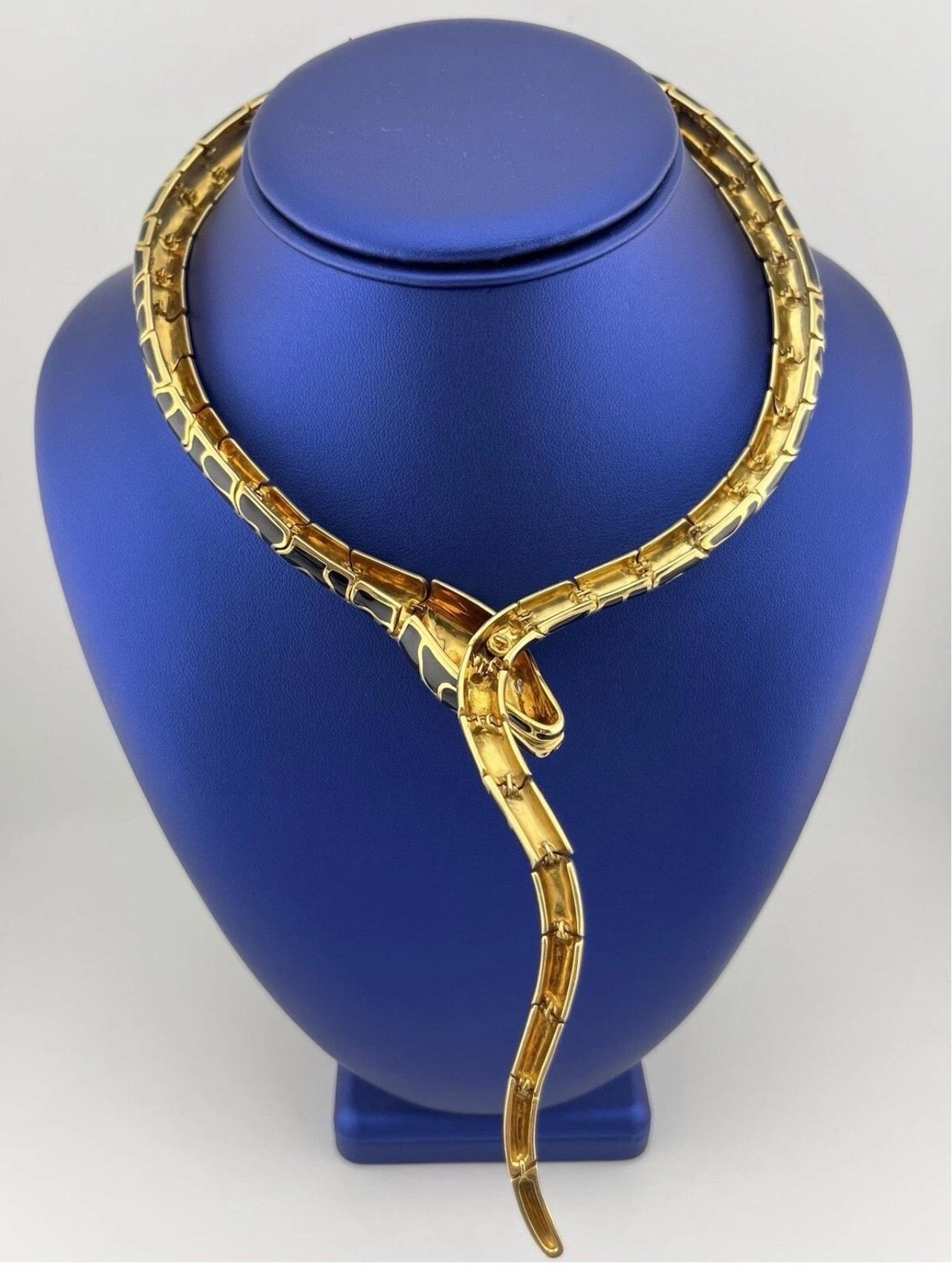 Round Cut Serpent Snake 18k Yellow Gold Black Enamel Italian Necklace For Sale