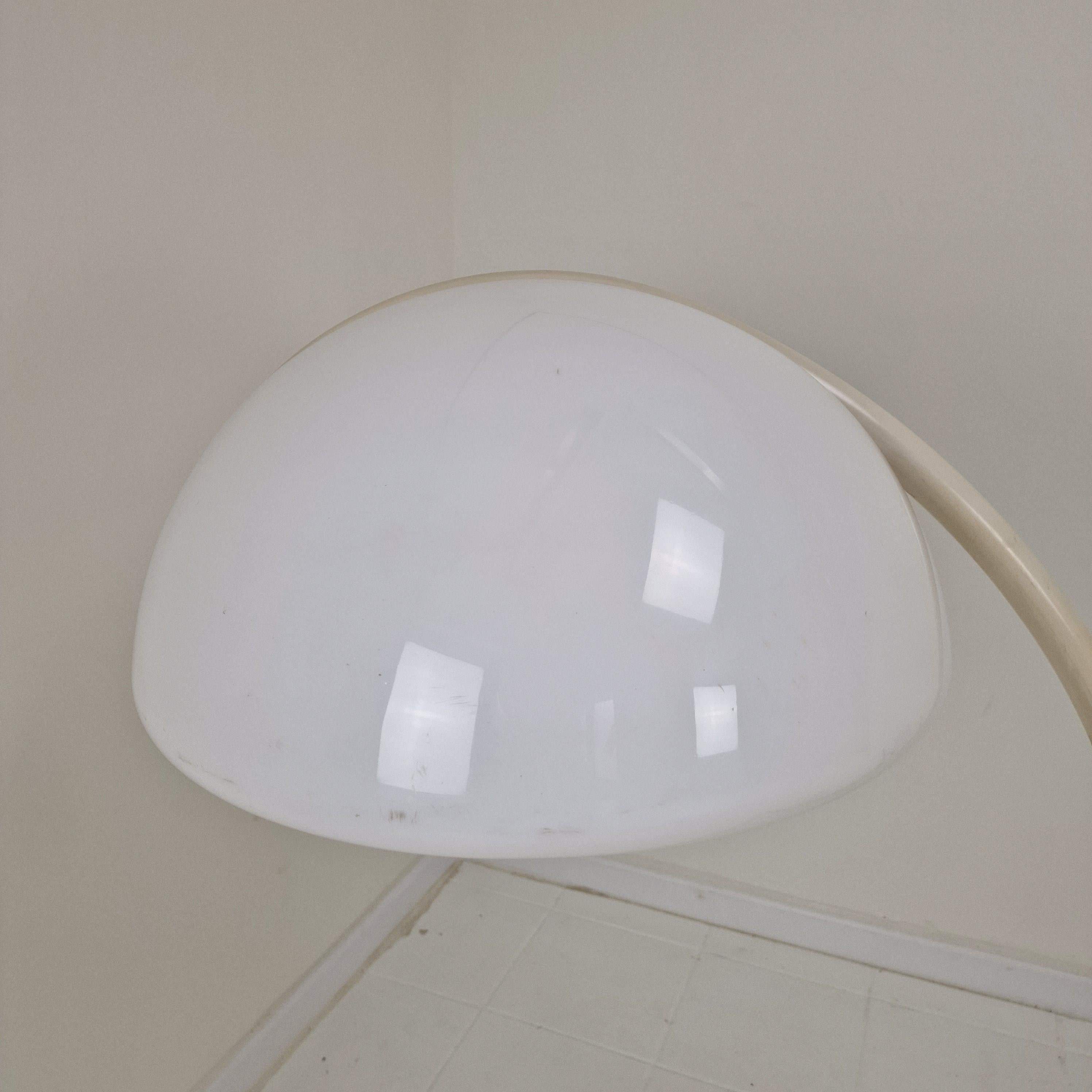 Lámpara de pie Serpente de Elio Martinelli, Italia Años 60 en venta 7