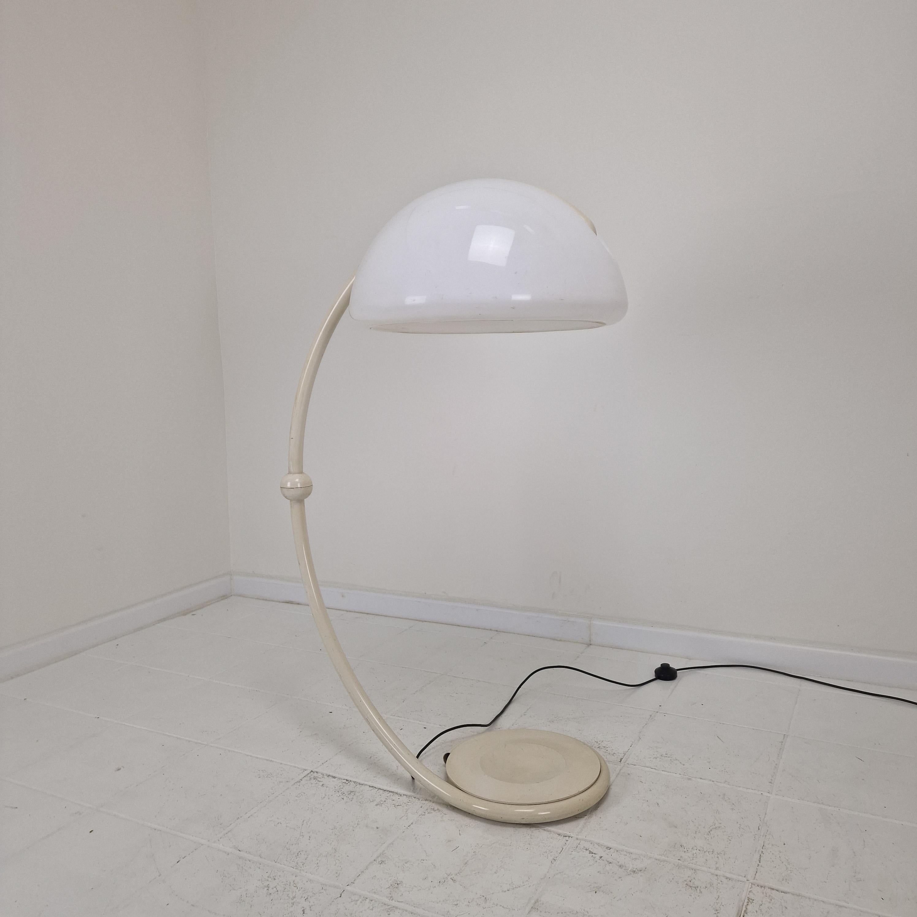 Lámpara de pie Serpente de Elio Martinelli, Italia Años 60 en Bueno estado para la venta en Oud Beijerland, NL