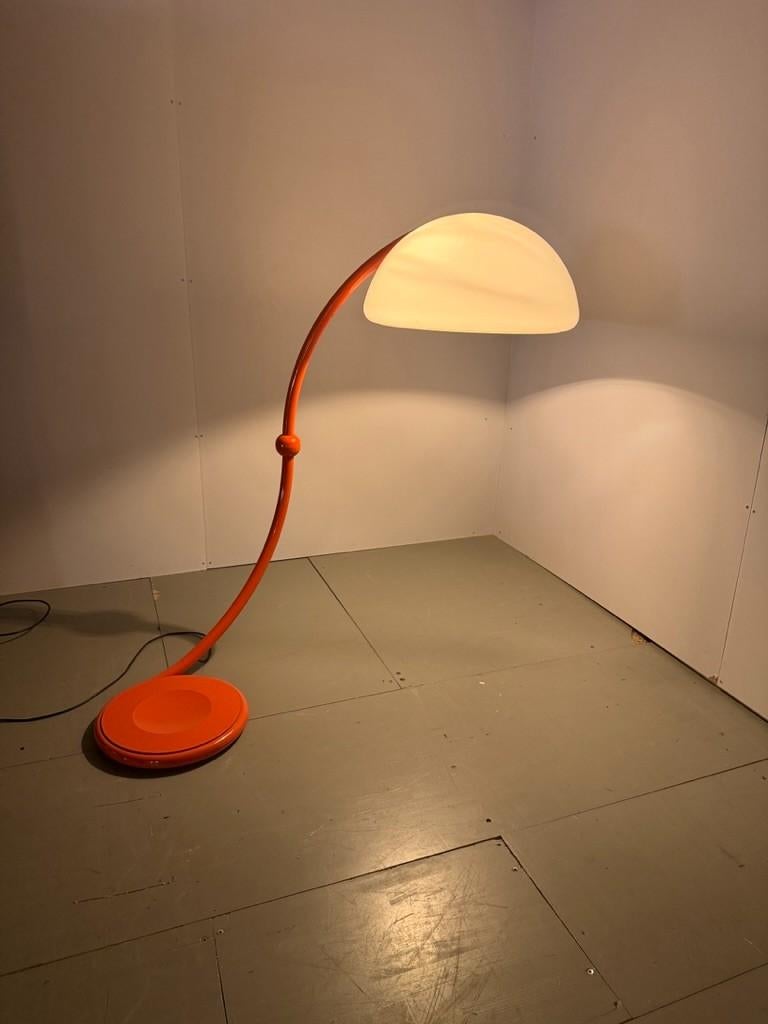 Serpente Floor lamp Elio Martinelli modello 2131 Martinelli Luce 1960's- Italy In Good Condition In The Hague, NL