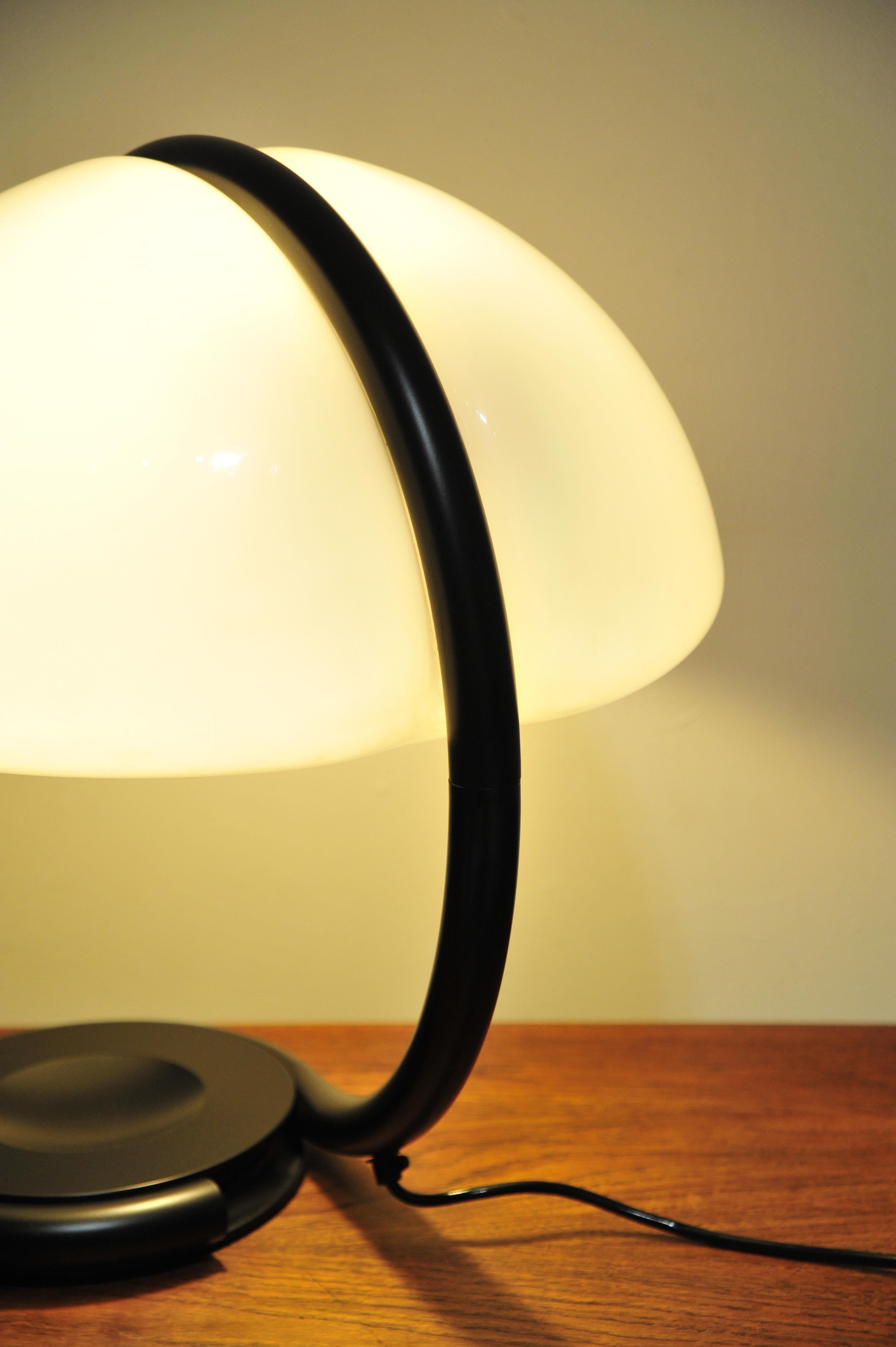 Lampada da tavolo Serpente di Elio Martinelli per Martinelli Luce (1960) in vendita 5