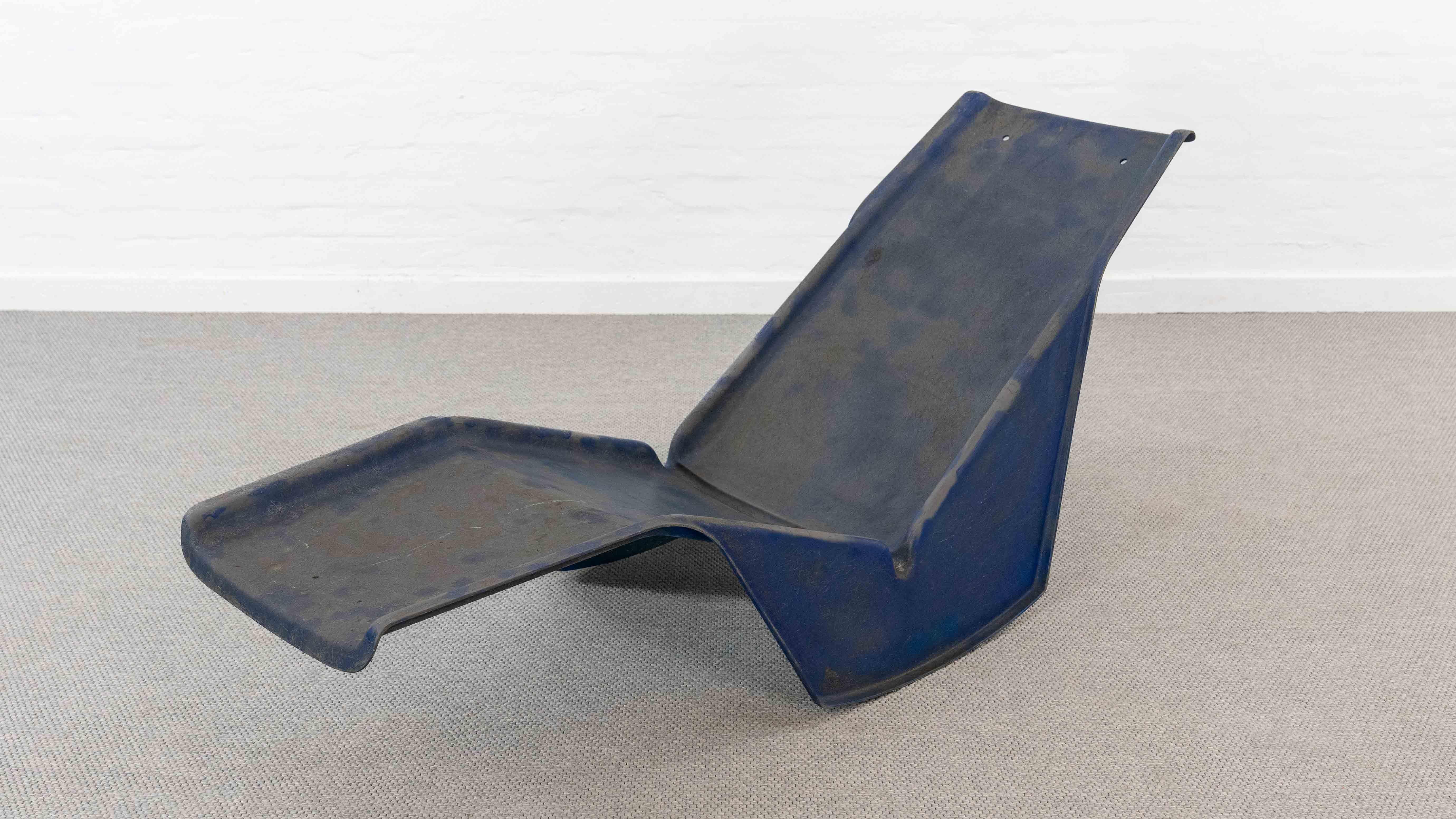 Serpentina Daybed Lounger By Burkhard Vogtherr For Rosenthal in BlueFiberglass For Sale 3