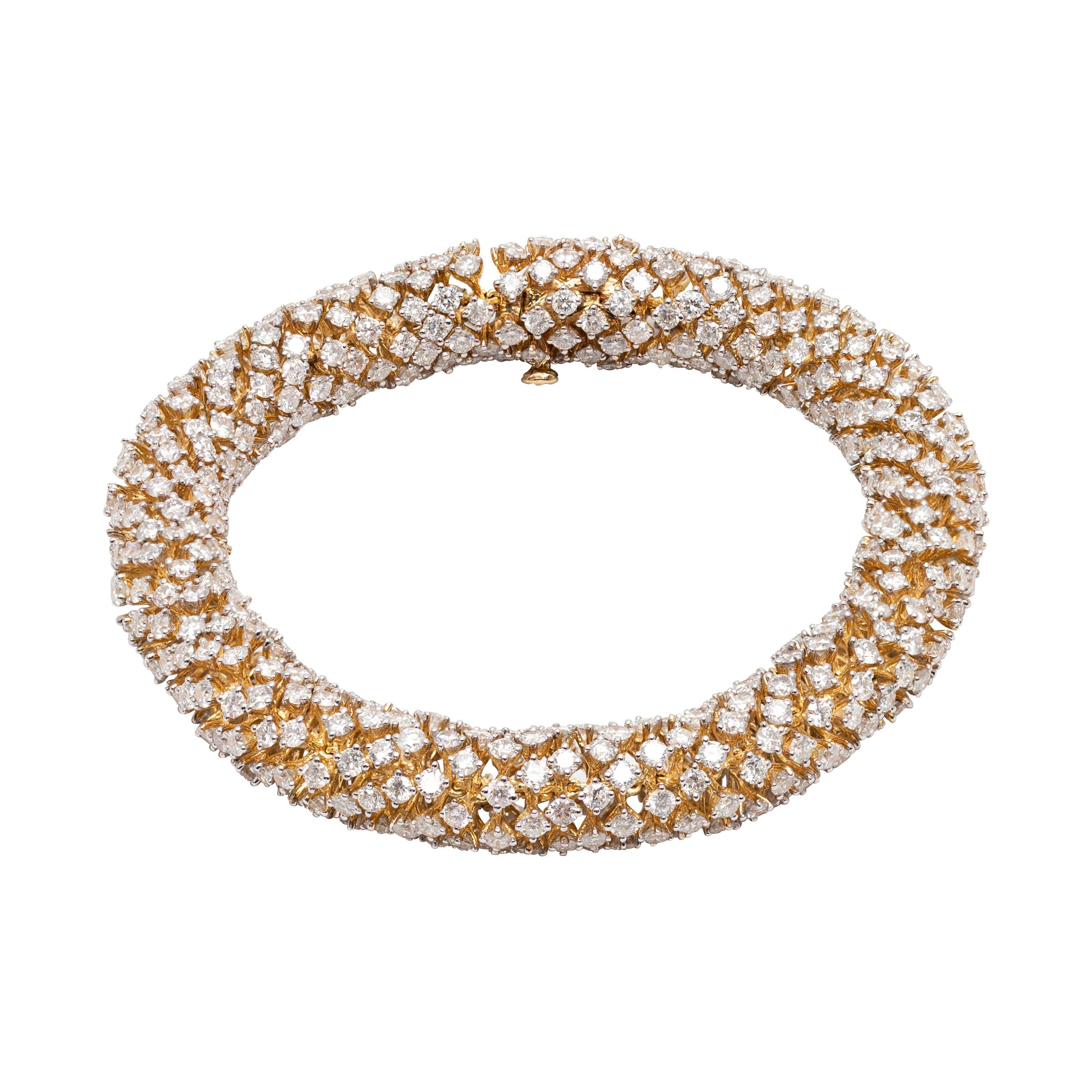 Modern Serpentine 18.41 Carat Diamond Semi-Flexible Bracelet in Yellow Gold
