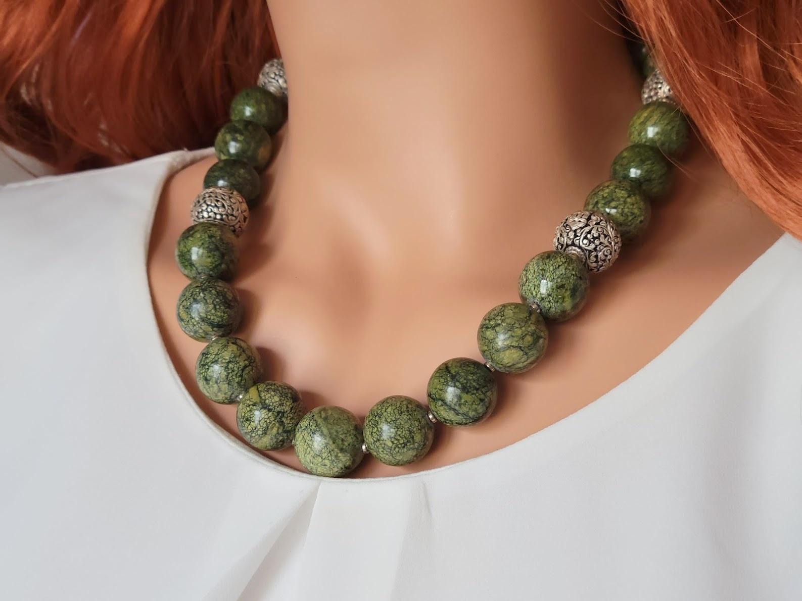 Women's Serpentine Beaded Necklace For Sale
