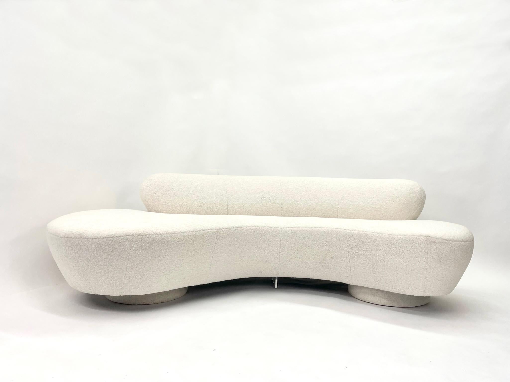 Serpentine 'Cloud' Sofa by Vladimir Kagan for Directional In Good Condition In San Diego, CA