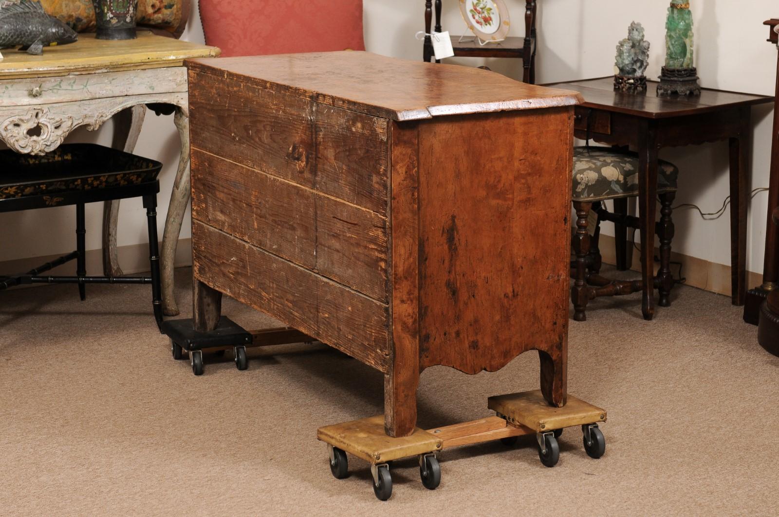 Serpentine Commode in Burled Elm with 4 Drawers & Bronze Hardware, 18th Century  For Sale 7