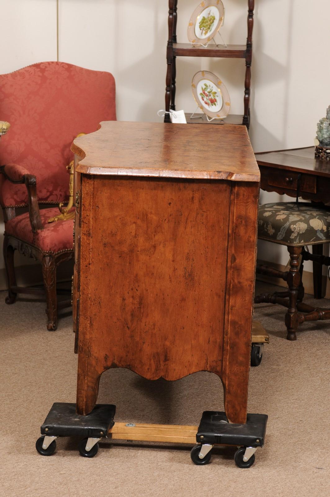 Serpentine Commode in Burled Elm with 4 Drawers & Bronze Hardware, 18th Century  For Sale 10
