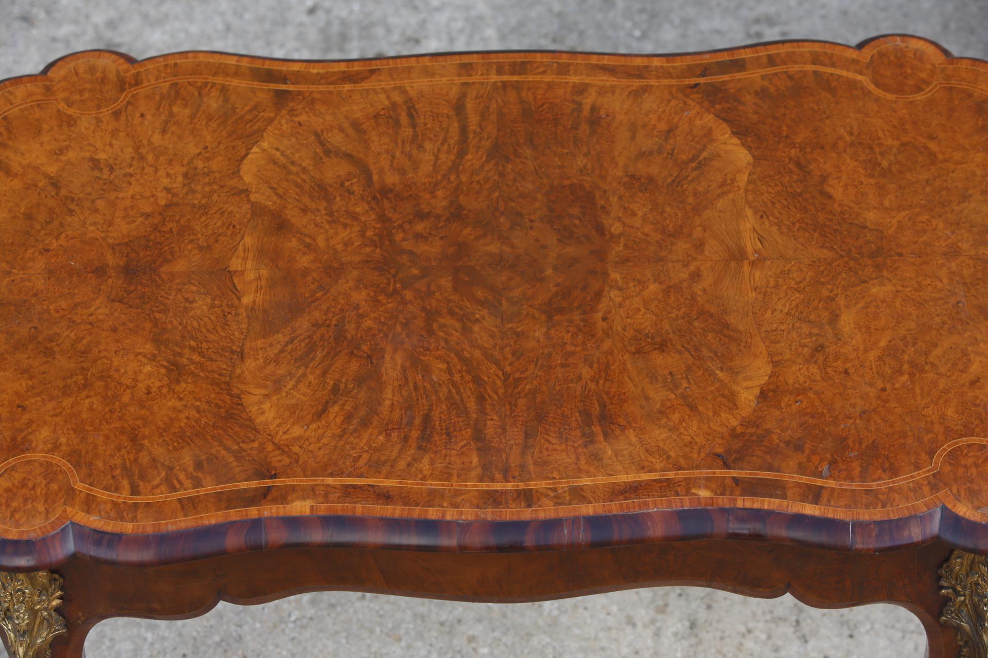 Serpentine Desk Burr Walnut Ormolu Center Table Satinwood Cabriole Legs 19th C For Sale 3