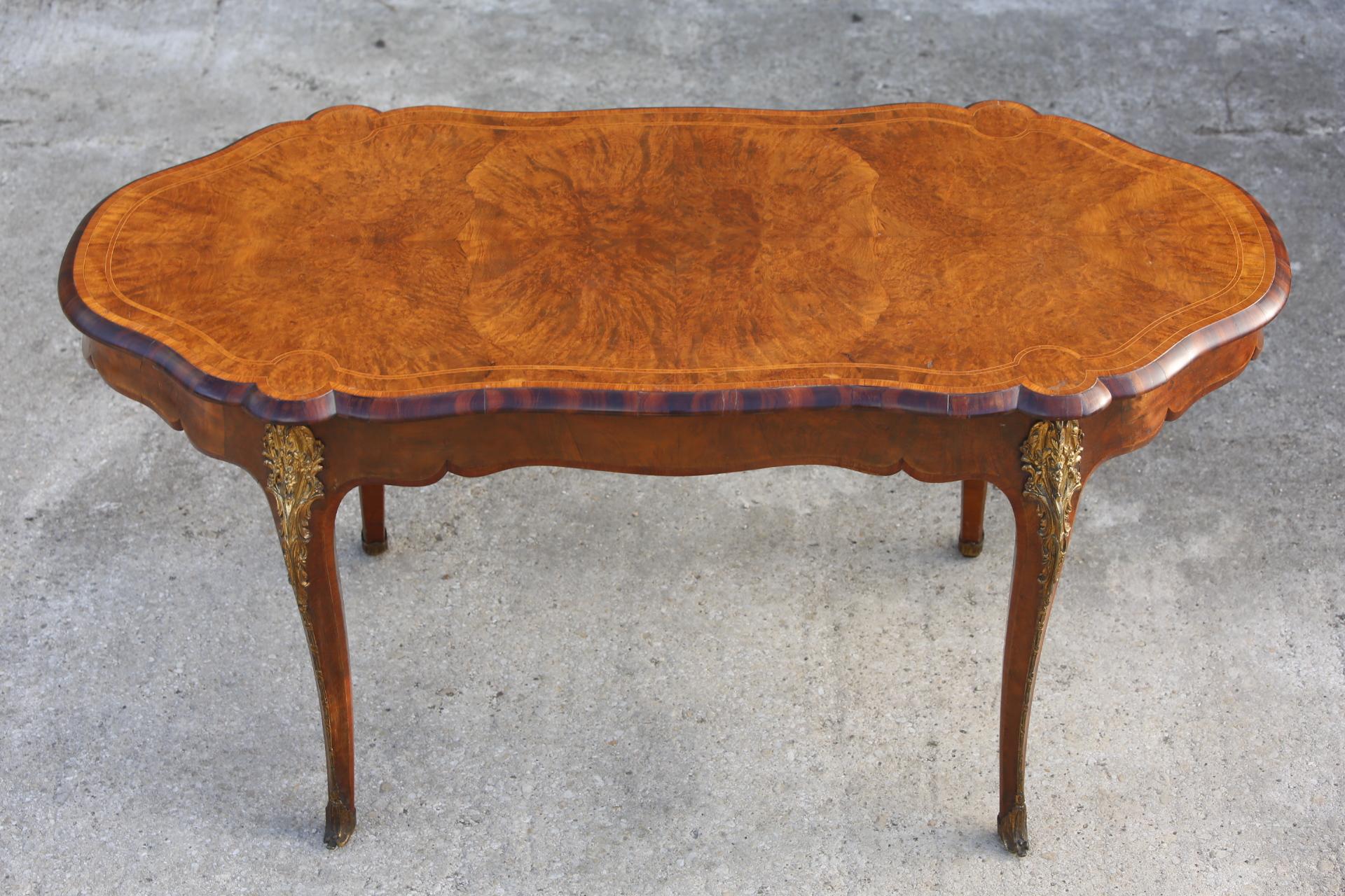 Serpentine Desk Burr Walnut Ormolu Center Table Satinwood Cabriole Legs 19th C For Sale 4