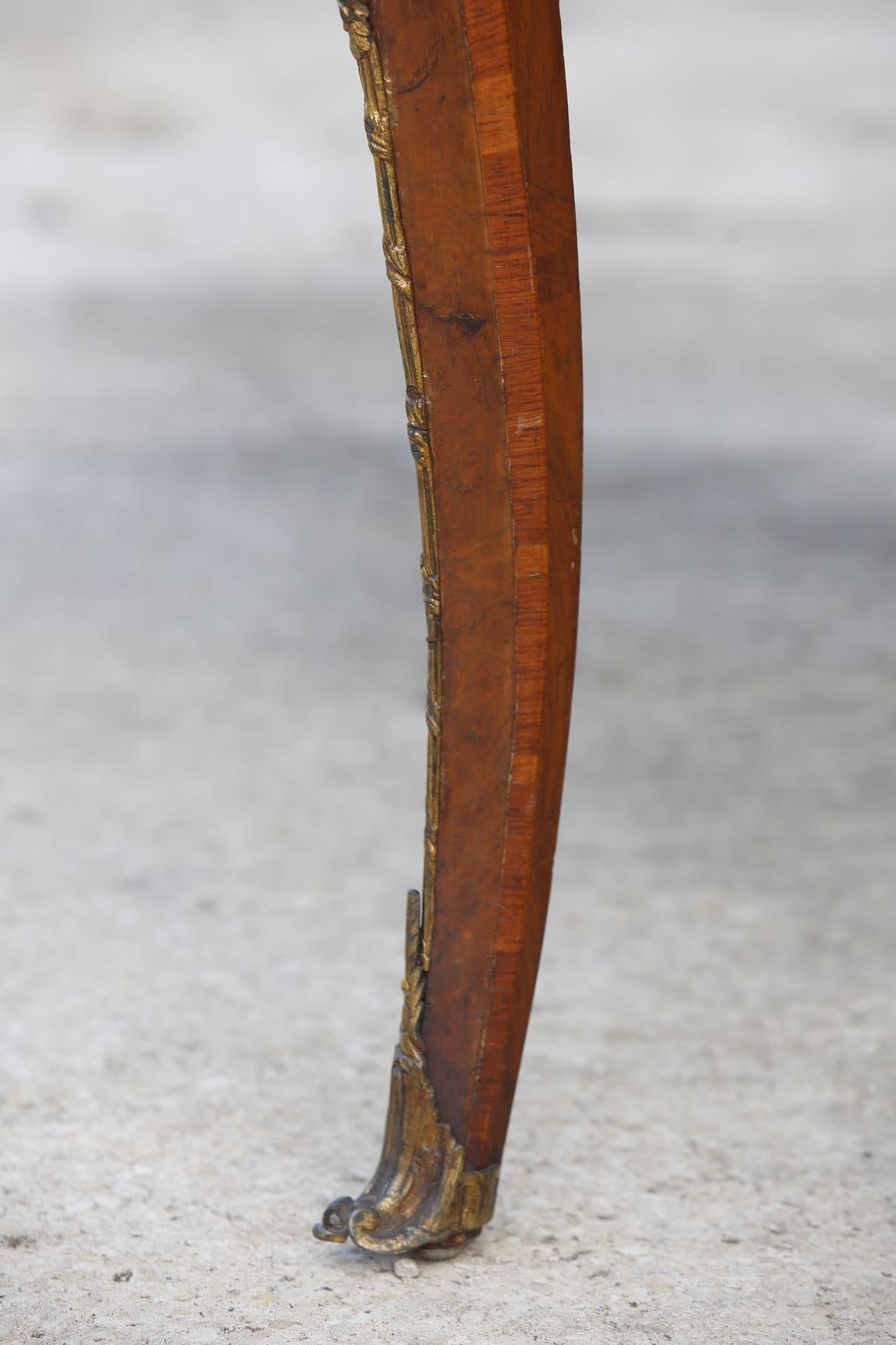 Serpentine Desk Burr Walnut Ormolu Center Table Satinwood Cabriole Legs 19th C For Sale 7