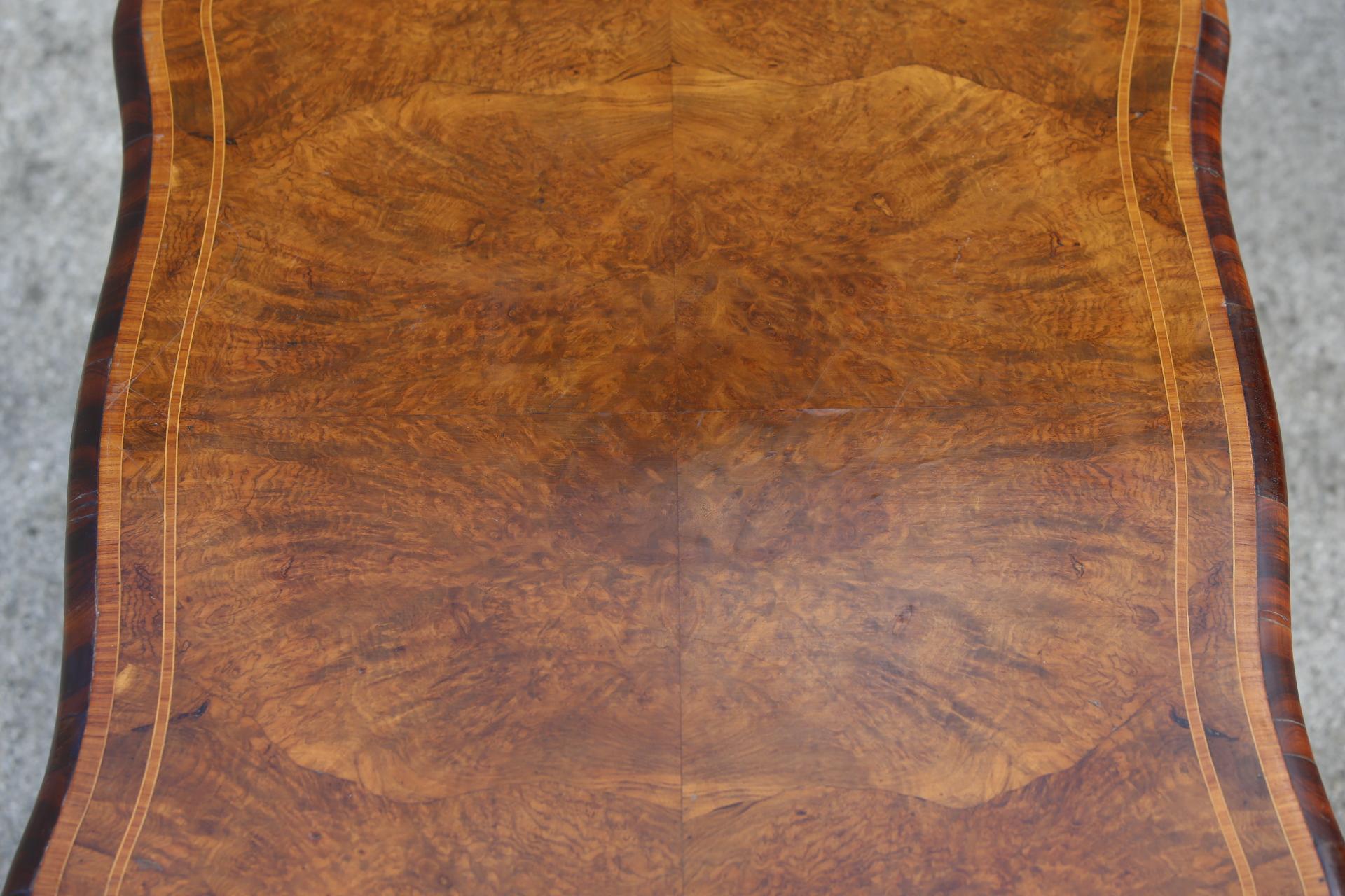 Serpentine Desk Burr Walnut Ormolu Center Table Satinwood Cabriole Legs 19th C For Sale 12